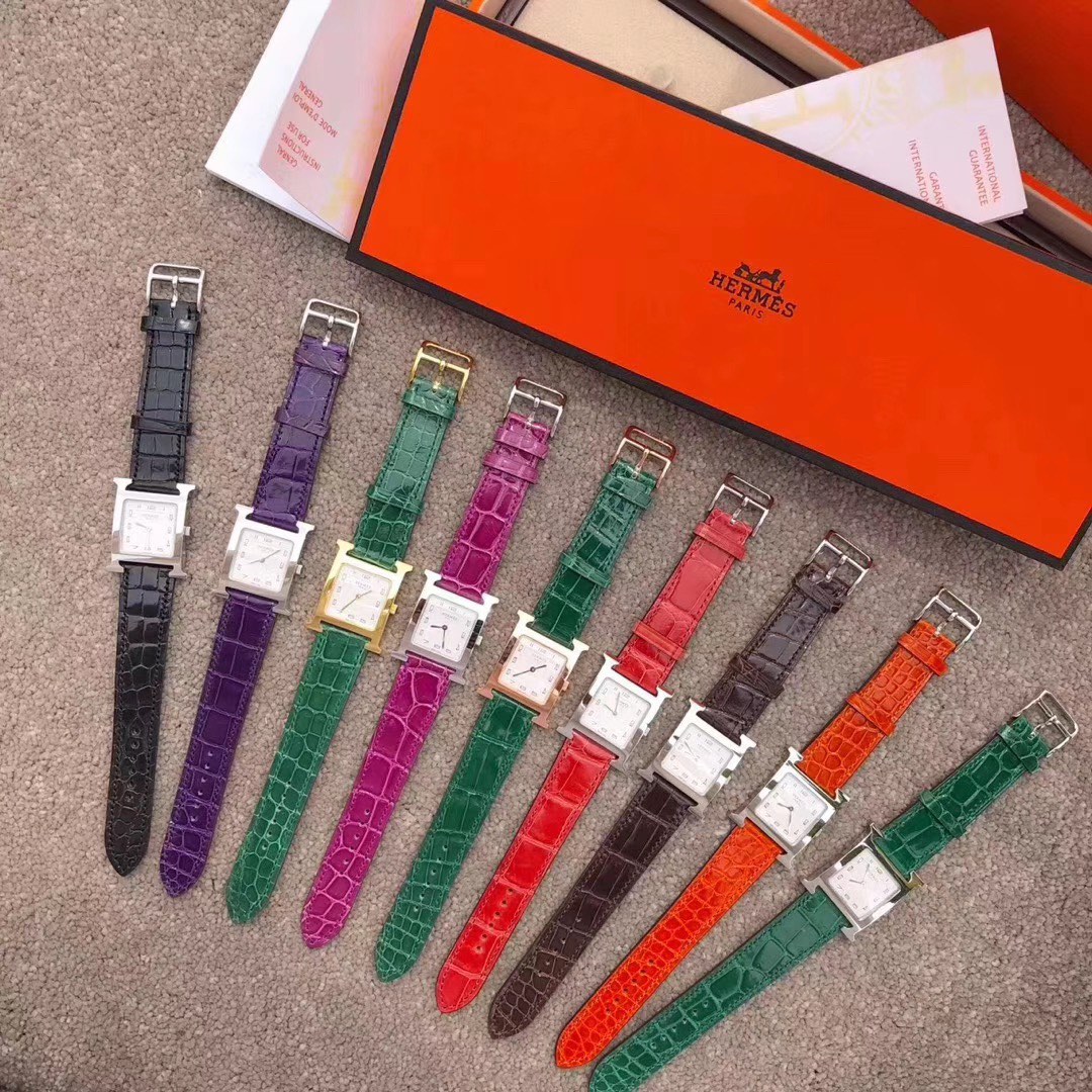 Hermès 皇家 爱马仕H形韩国陶瓷圈平纹系列 26mm 送礼最佳选择 Hermes家表带背面前3线是双线缝制 hermes女表系列 最 百搭王 很多种颜色表带可选 也能配上图片的鳄鱼皮哦