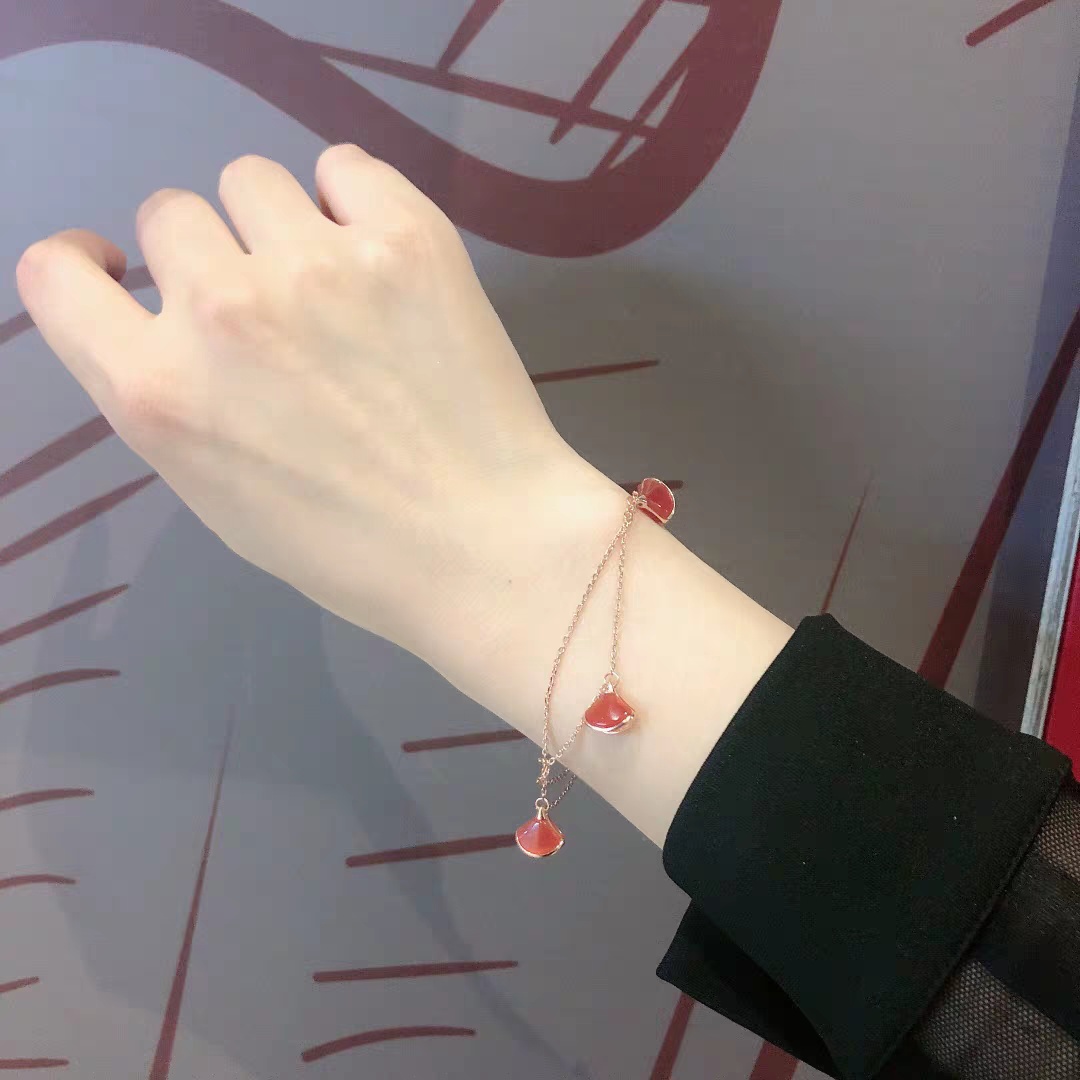 NO:102200,I'm a fairy, are you all fairies, BV small skirt tassel bracelet show white shell/rosed chalcedony, Bulgari bracelet, bottega veneta, bvlgari, skirts, bracelet19860909我噻 你们都是仙女对吗 BV小裙子流苏手链show 白贝/红玉髓都,宝格丽手链,bottega veneta,bvlgari,skirts,bracelet,Jewelry