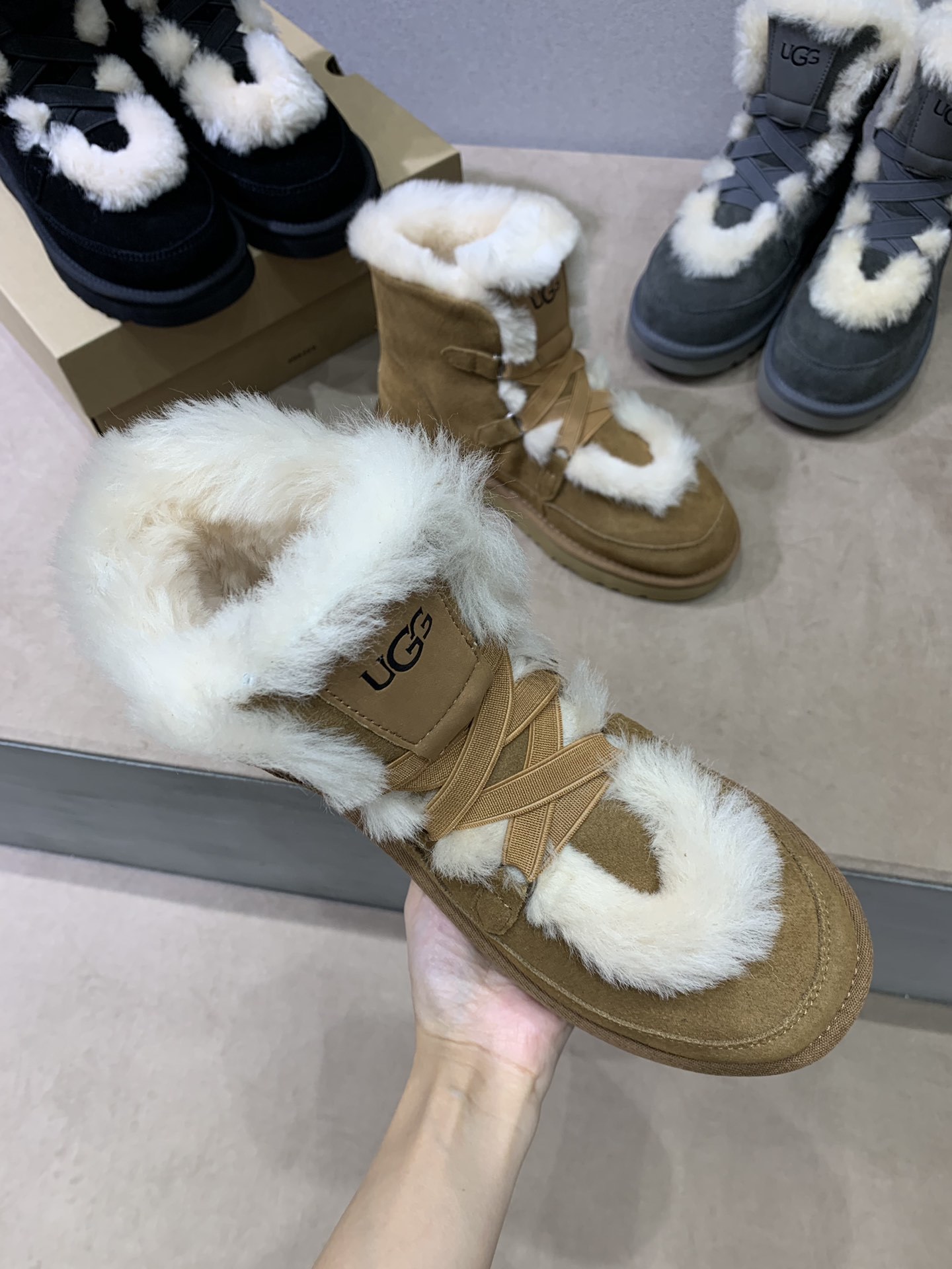 UGG秋冬新款女士休闲雪地靴外翻毛设