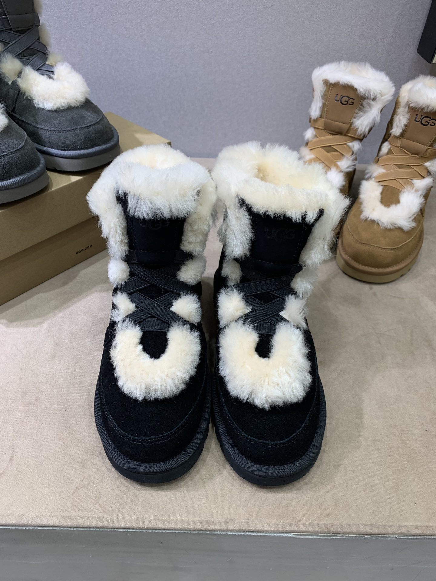 UGG秋冬新款女士休闲雪地靴外翻毛设