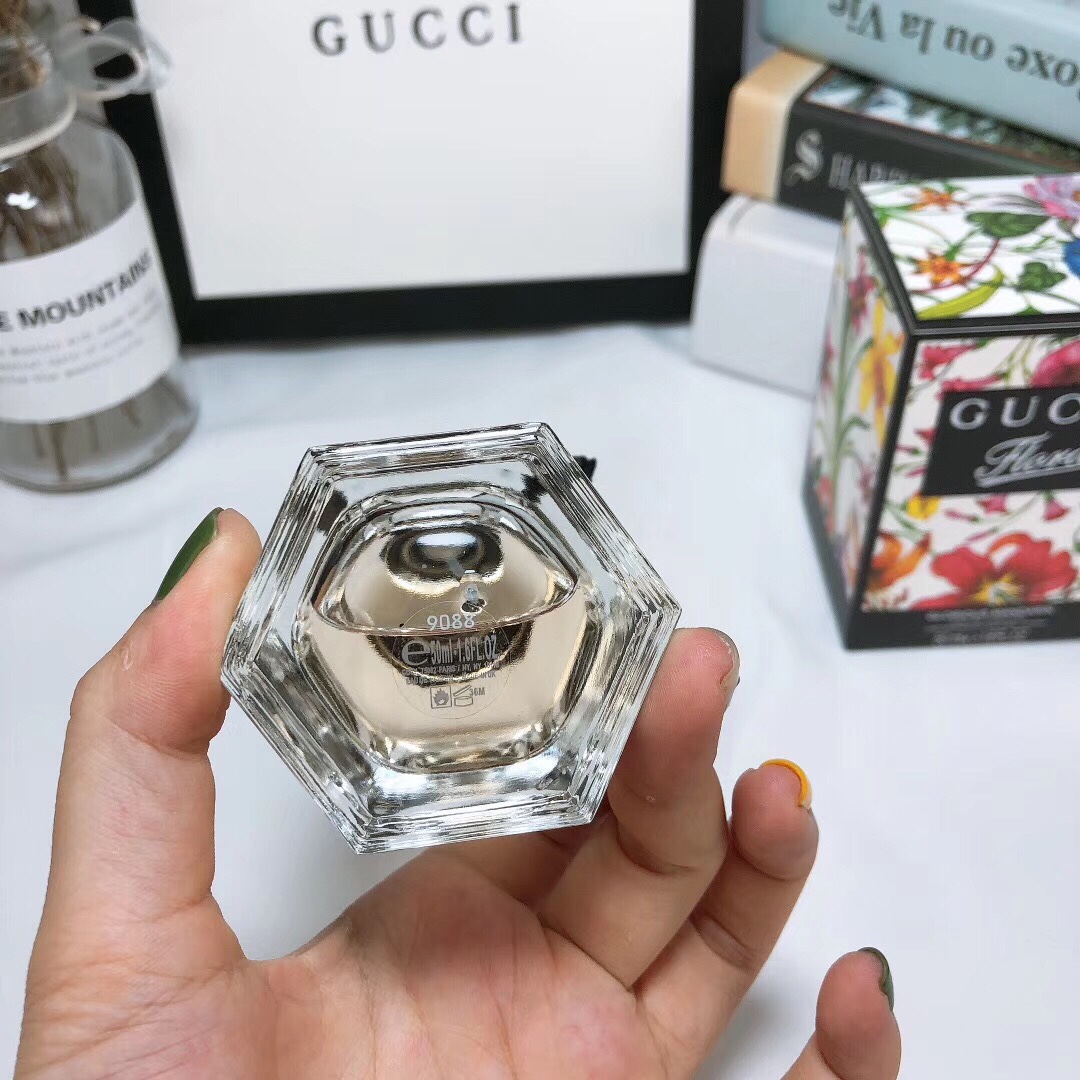 Gucci Flora Glorious Mandarin Eau de Toilette - 50ml Floral Fruity Scent 4 i1567756650 883 3