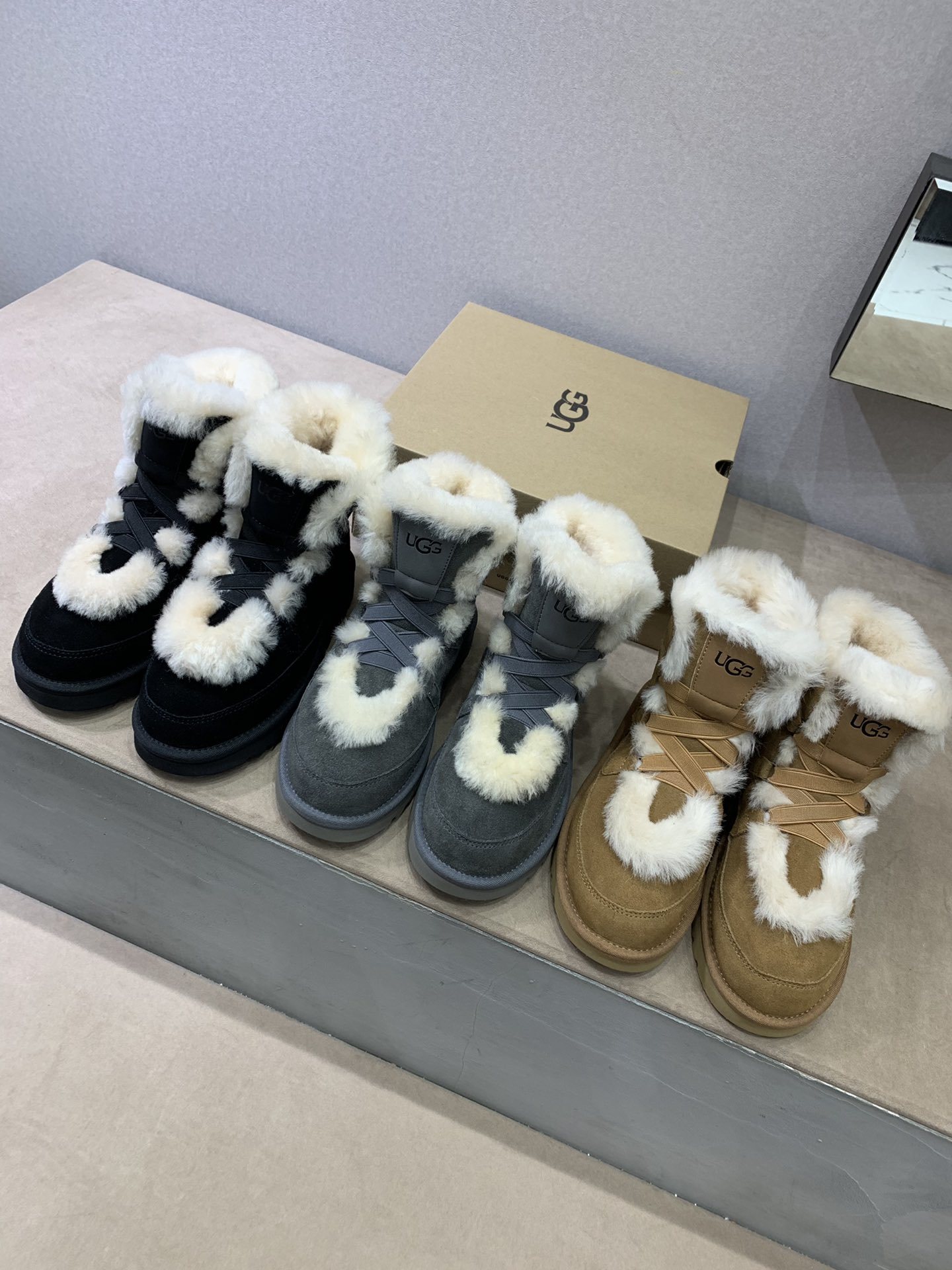 UGG秋冬新款女士休闲雪地靴外翻毛设