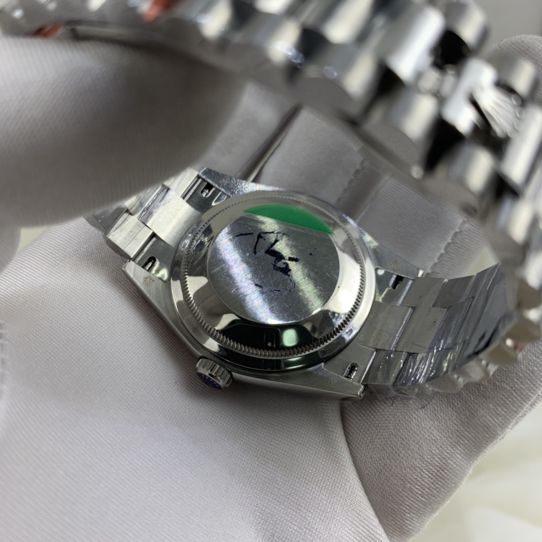 Rolex 皇家 劳力士日志系列星期日历型118239黑贝母盘镶钻女款腕表