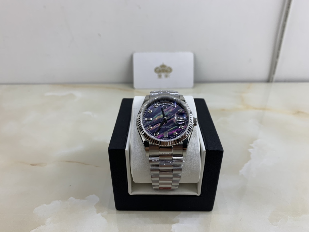 Rolex 皇家 劳力士日志系列星期日历型118239黑贝母盘镶钻女款腕表