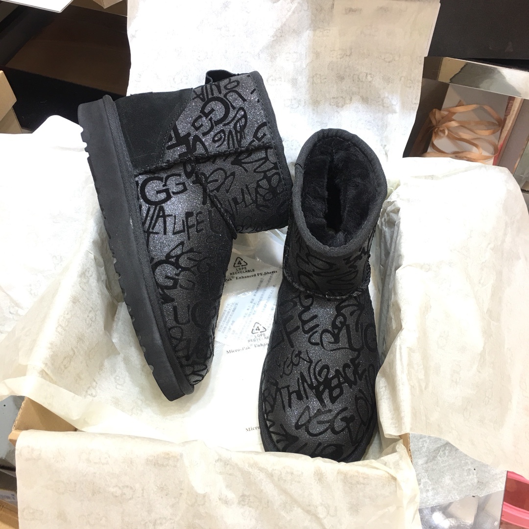 UGG秋季新款女士经典靴涂鸦短筒雪地