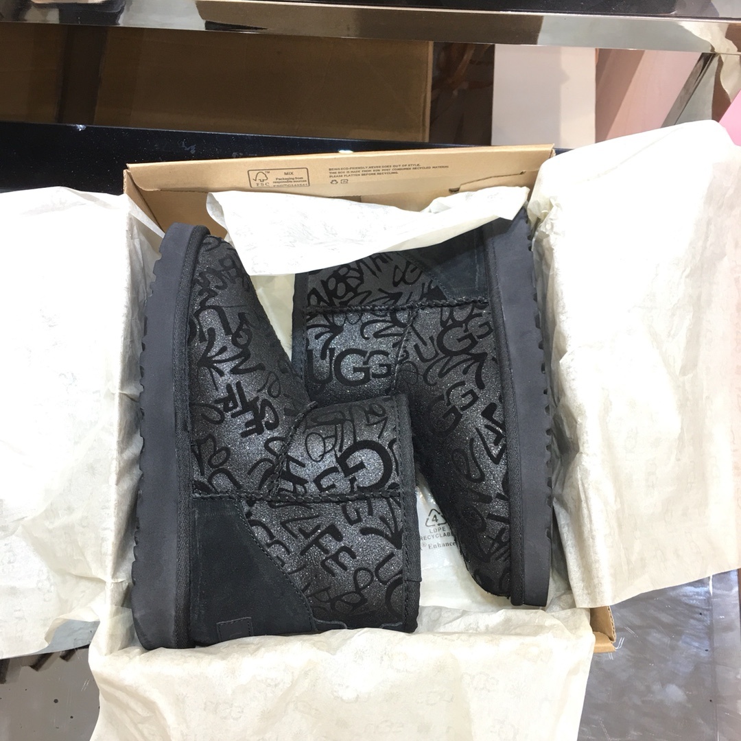 UGG秋季新款女士经典靴涂鸦短筒雪地