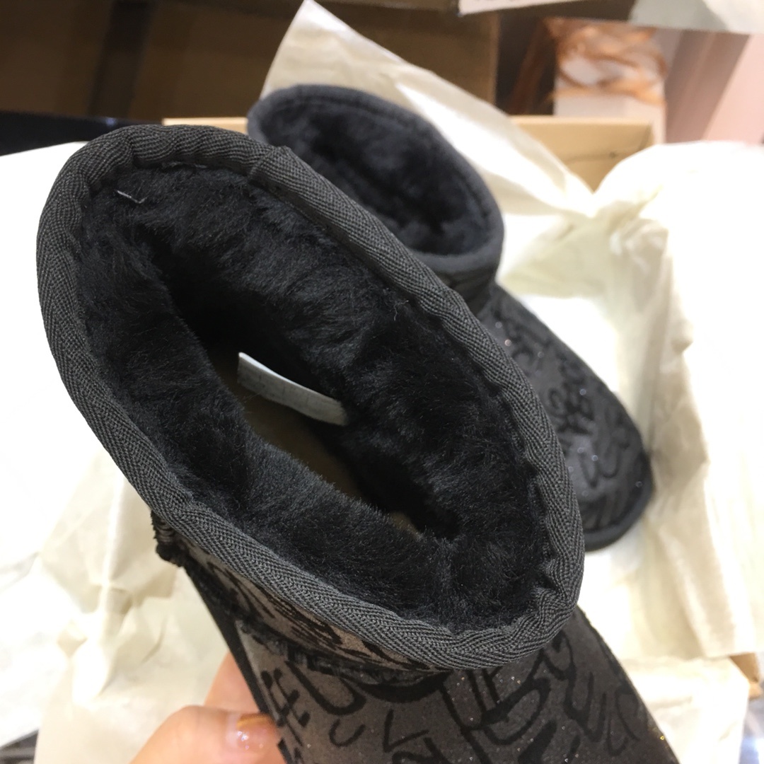 UGG秋季新款女士经典靴涂鸦短筒雪地