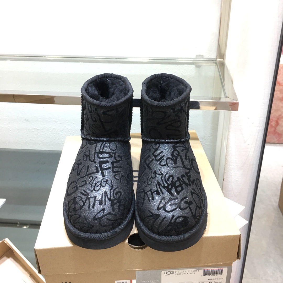 UGG秋季新款女士经典靴涂鸦短筒雪地