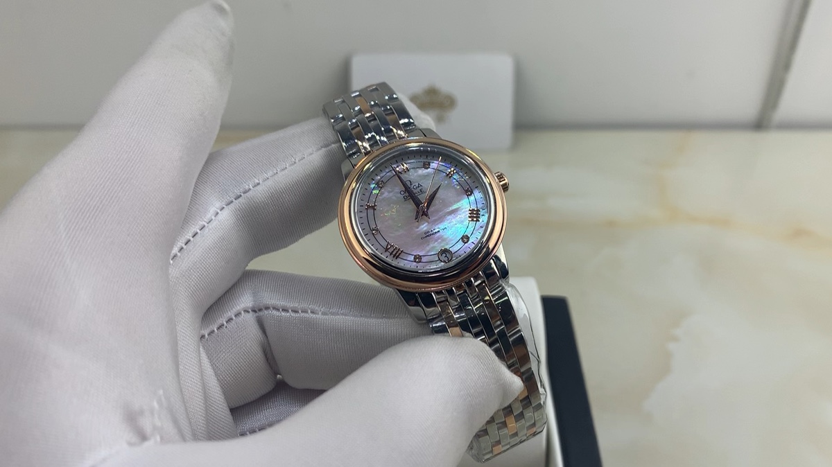 Omega 皇家 欧米茄蝶飞系列轨道女款腕表视频欣赏