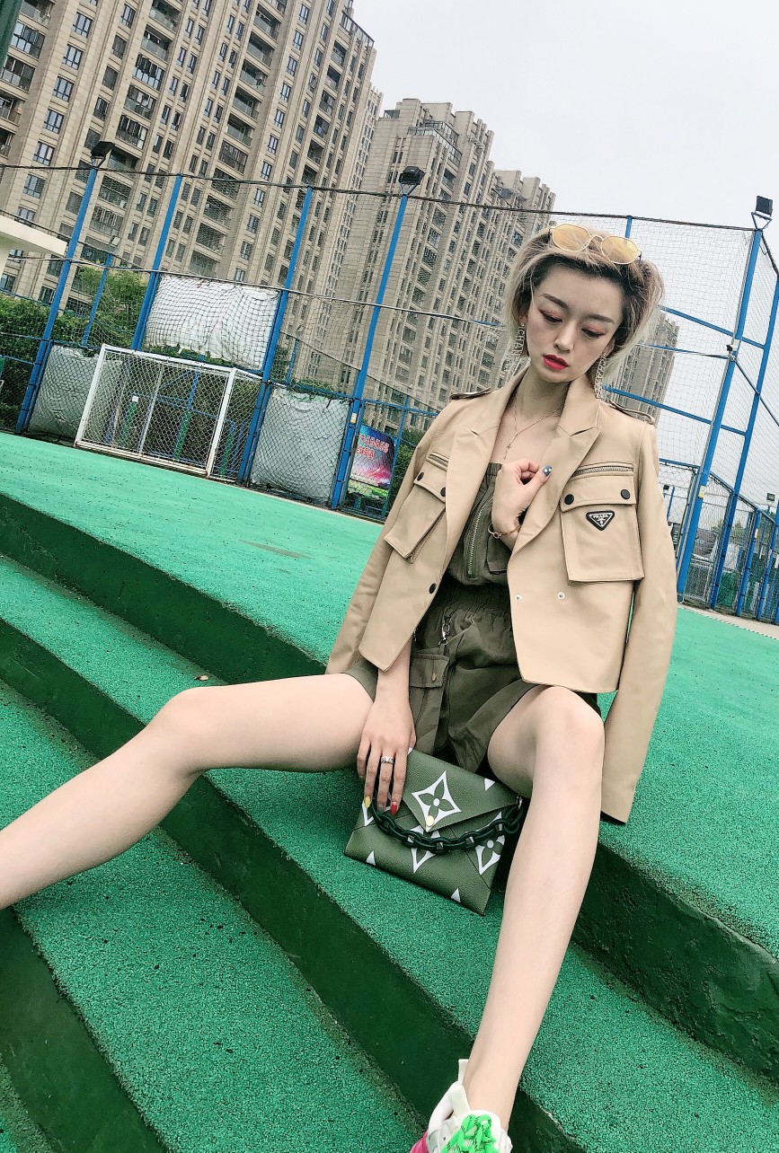 High-end Female Suit: Prada Sheepskin Shorts, Dustproof Bags, Various Sizes - 图片 9