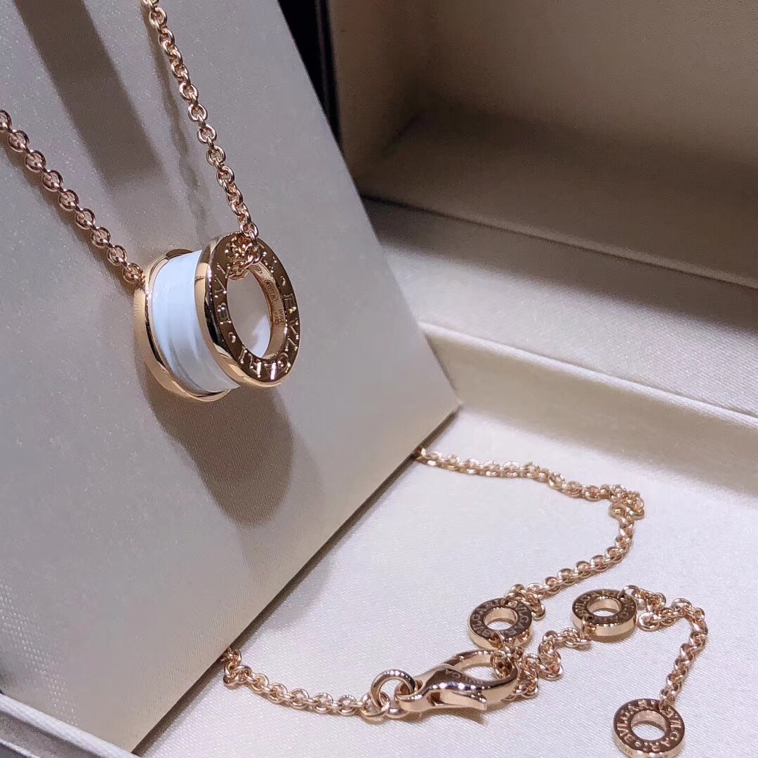 NO:101550,Baojia white ceramic necklace, same style as the stars, atmospheric, highlighting the collarbone, Bulgari necklace, bvlgari, necklace19860909宝家白陶瓷项链 明星同款 大气 凸现锁骨,宝格丽项链,bvlgari,necklace,Jewelry