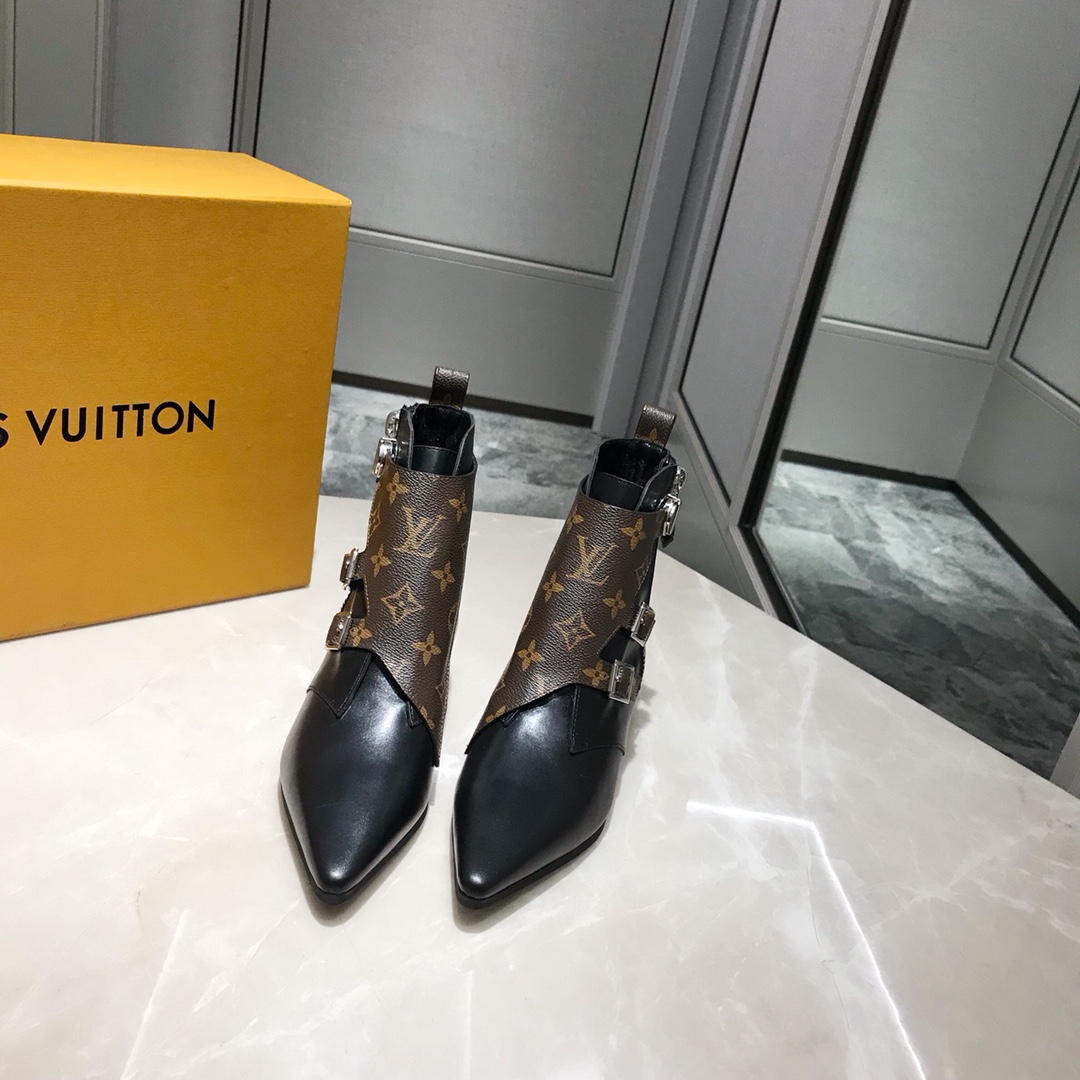 AAA+ Replica
 Louis Vuitton Short Boots Cowhide Rubber