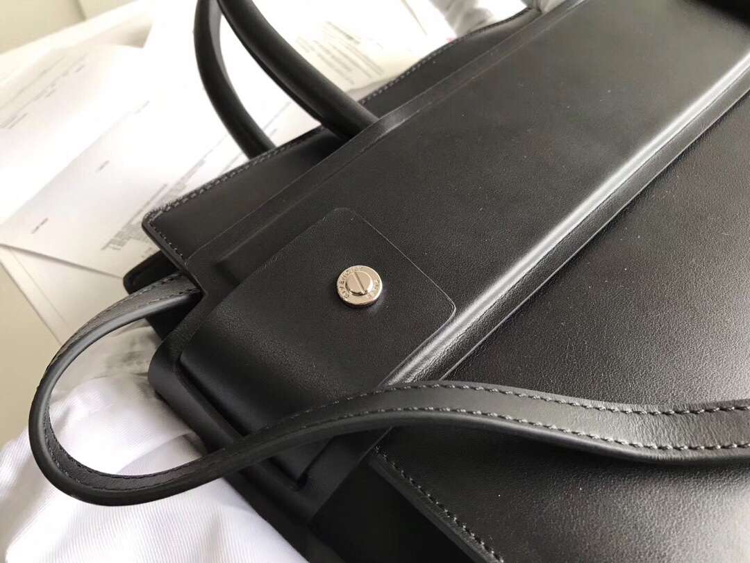 givenchy纪梵希Horizon平纹光面皮双手柄和长肩带搭配订制镀金五金配件内置活动手袋喔可拆卸超级