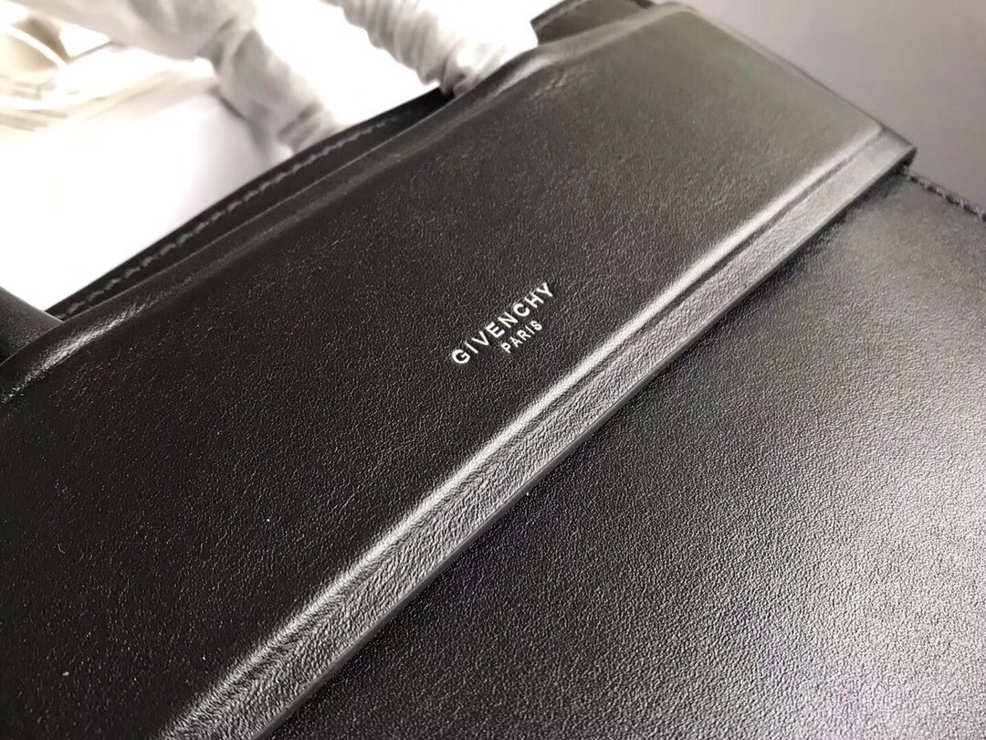 givenchy纪梵希Horizon平纹光面皮双手柄和长肩带搭配订制镀金五金配件内置活动手袋喔可拆卸超级