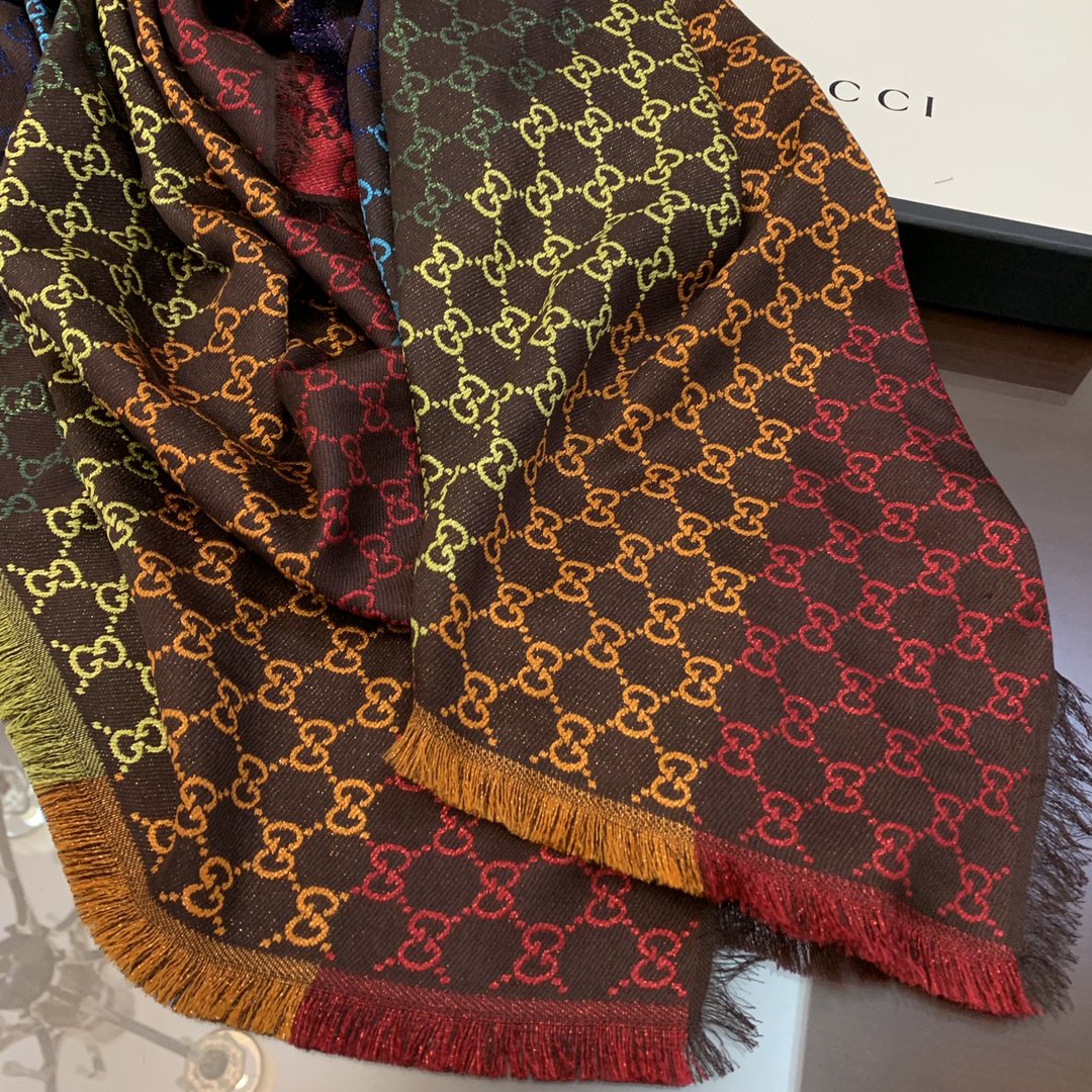 GUCCI古驰GG标识女士围巾558274