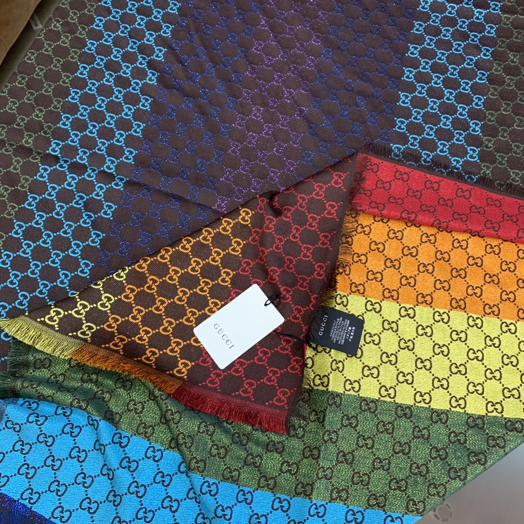 GUCCI古驰GG标识女士围巾558274