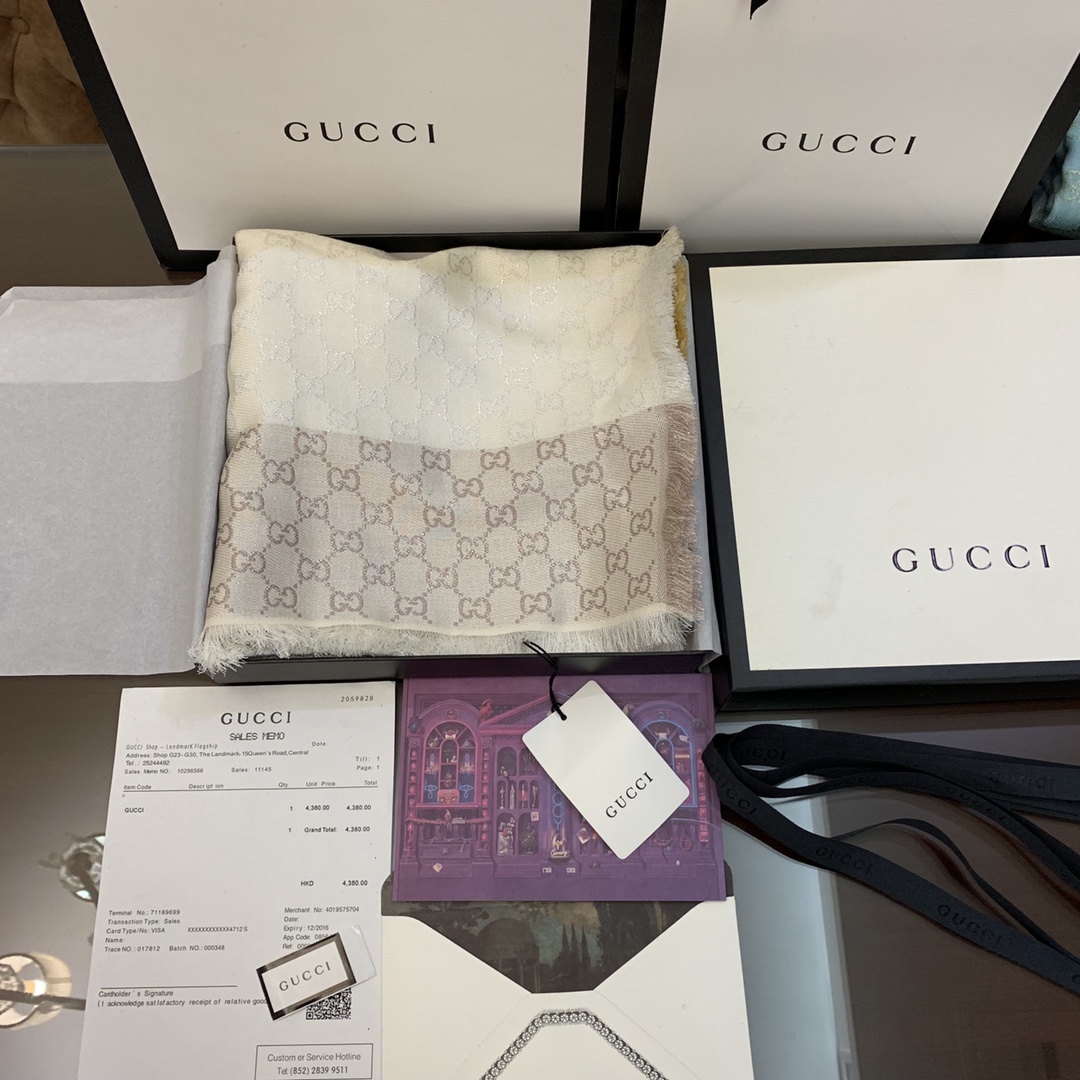 GUCCI古驰GG标识女士围巾558274