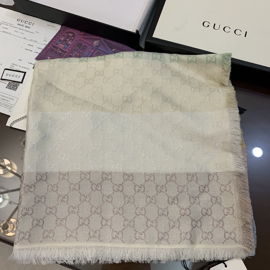 GUCCI古驰GG标识女士围巾558274