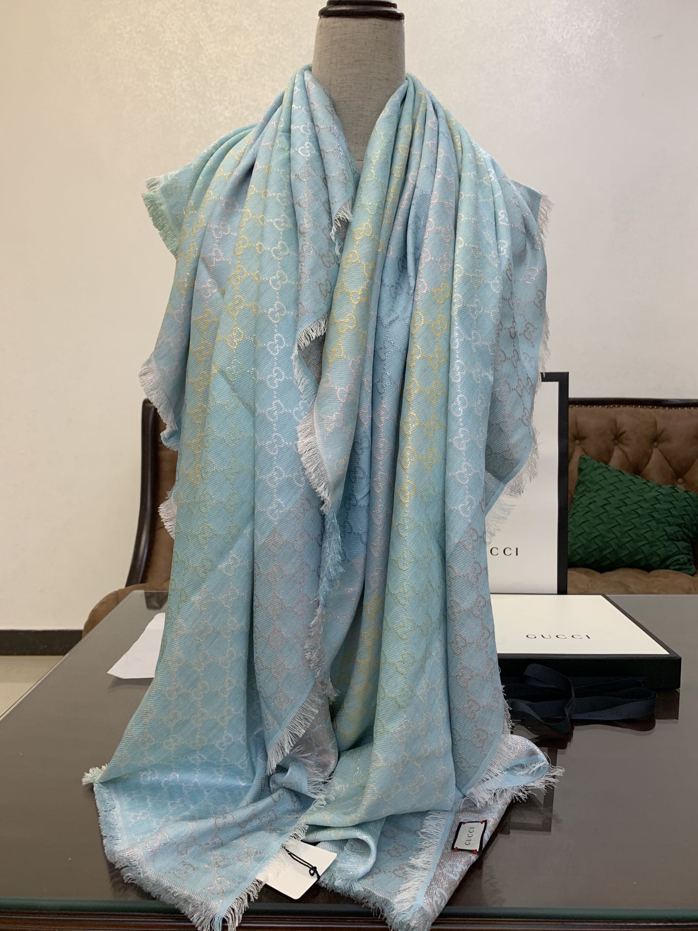GUCCI古驰GG标识女士围巾558274