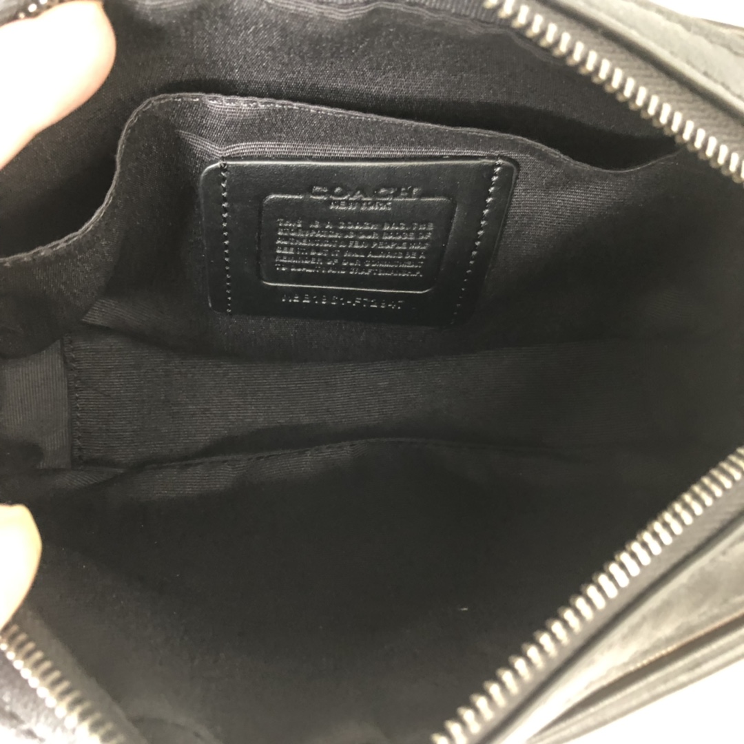 Coach C家 72947 徽章 相机包 全头层牛皮材质 Graham Crossbody单肩斜挎男士相机包 尺寸 26