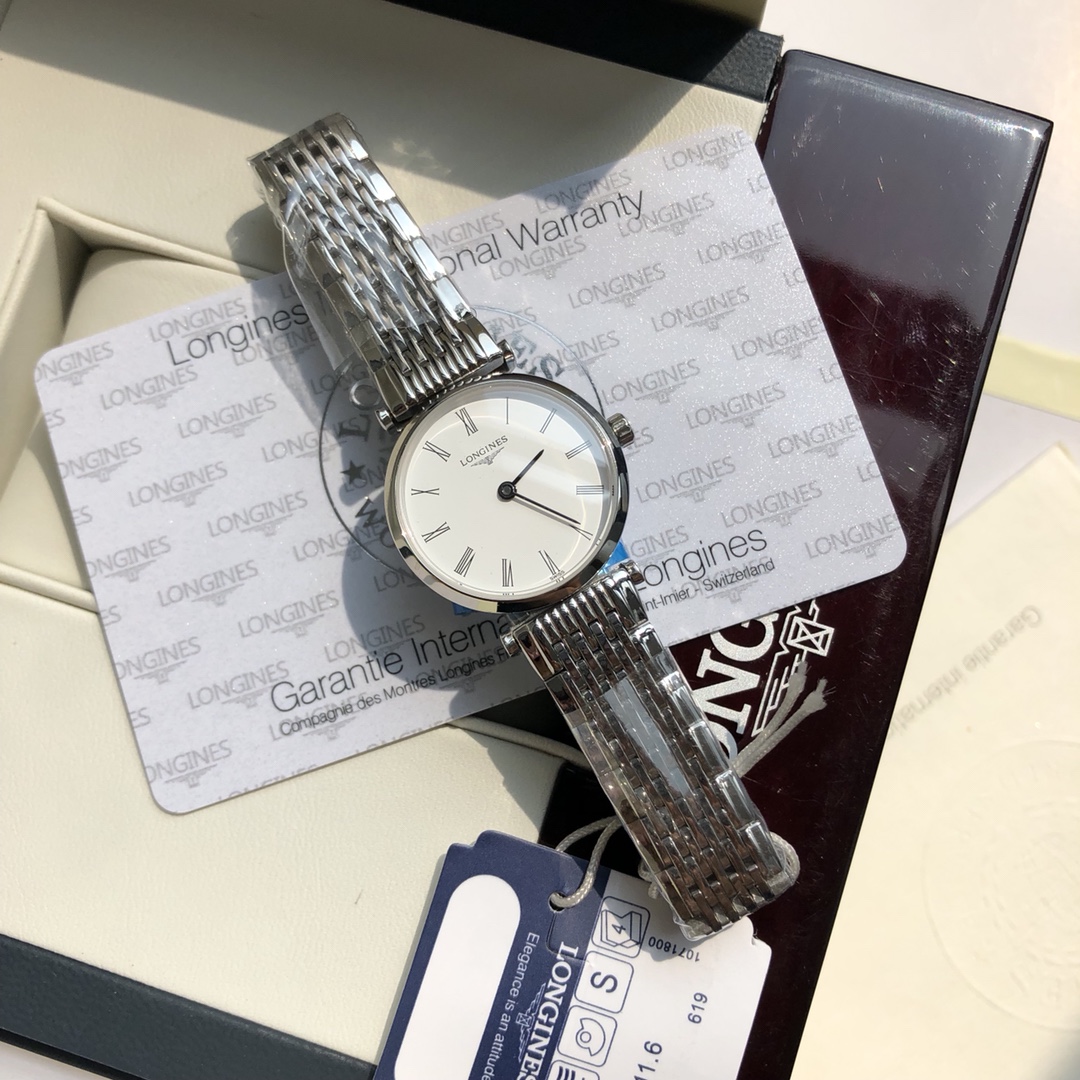 160
嘉岚系列 ，瑞士石英 超薄型情侣对表 ，天然贝母表盘，316L精钢壳套 蓝宝石水晶镜面 防水 经典时尚 ，大号直径34mm   小号直径24.5mm。