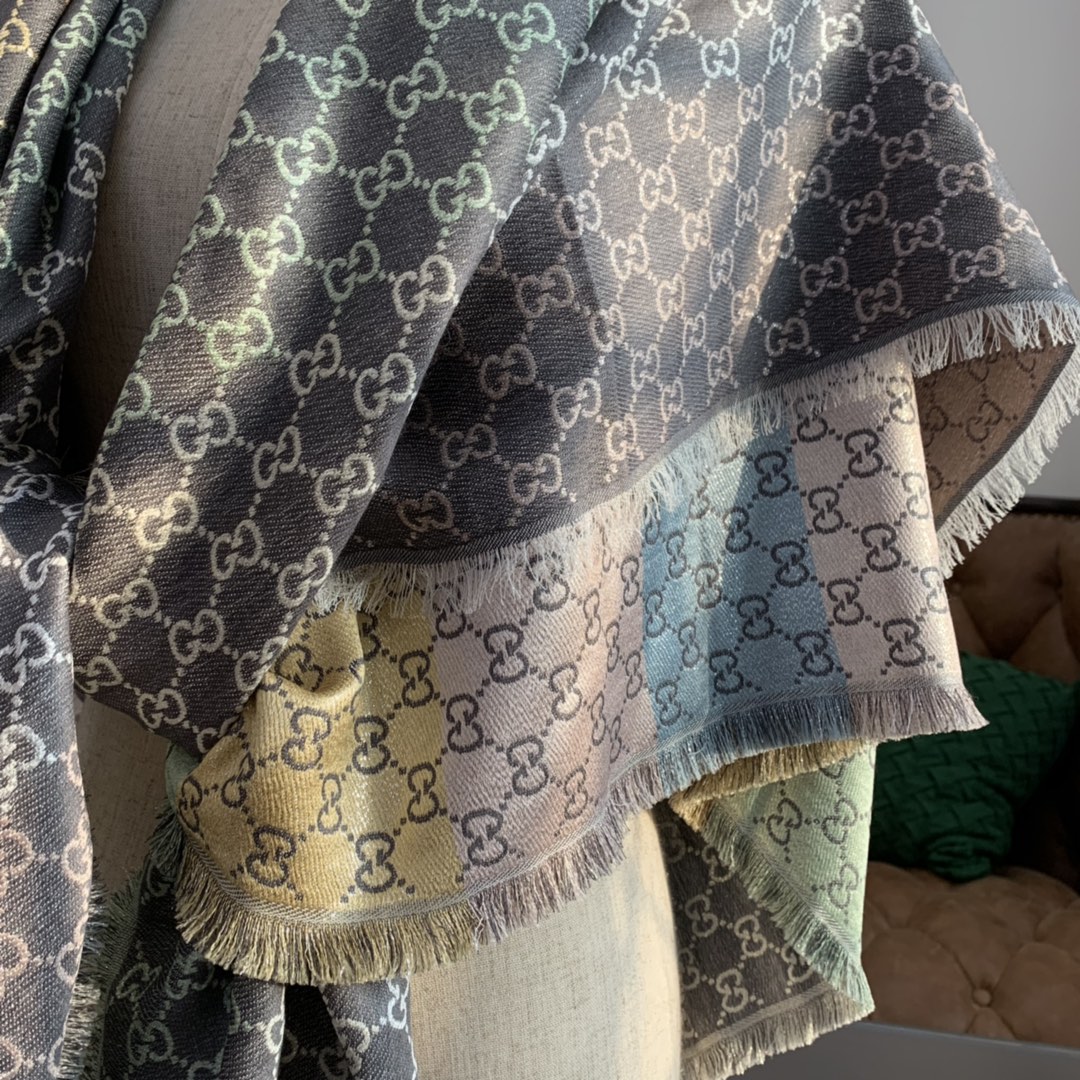 GUCCI古驰GG标识女士围巾558274