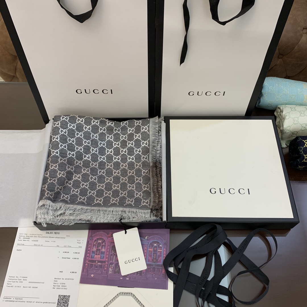 GUCCI古驰GG标识女士围巾558274