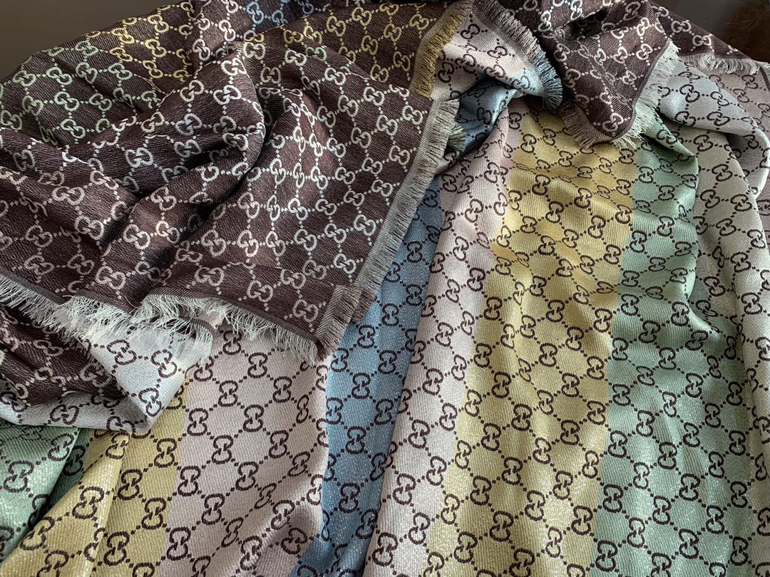 GUCCI古驰GG标识女士围巾558274