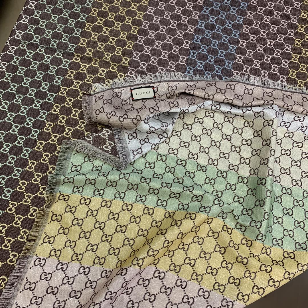GUCCI古驰GG标识女士围巾558274