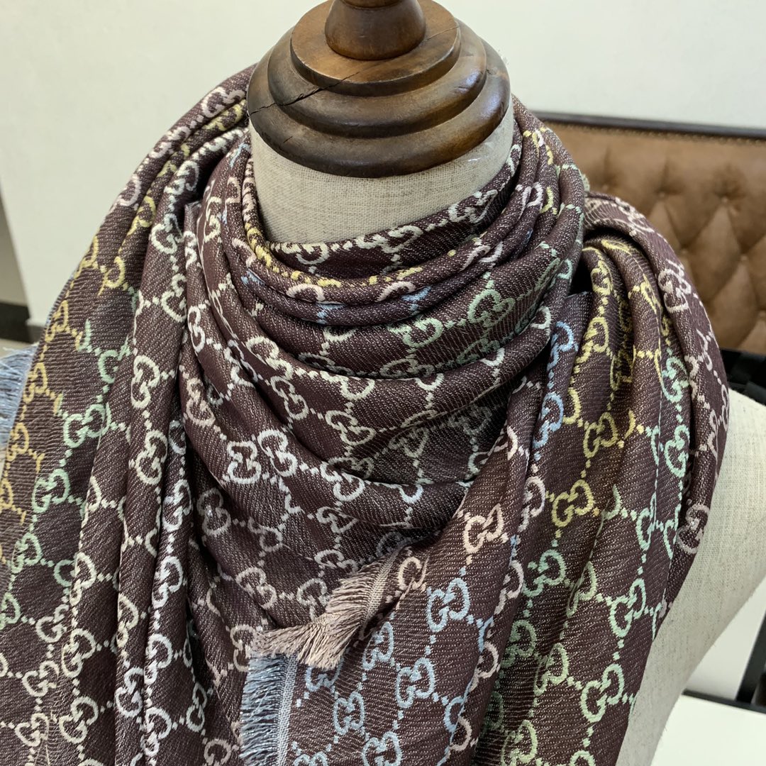 GUCCI古驰GG标识女士围巾558274