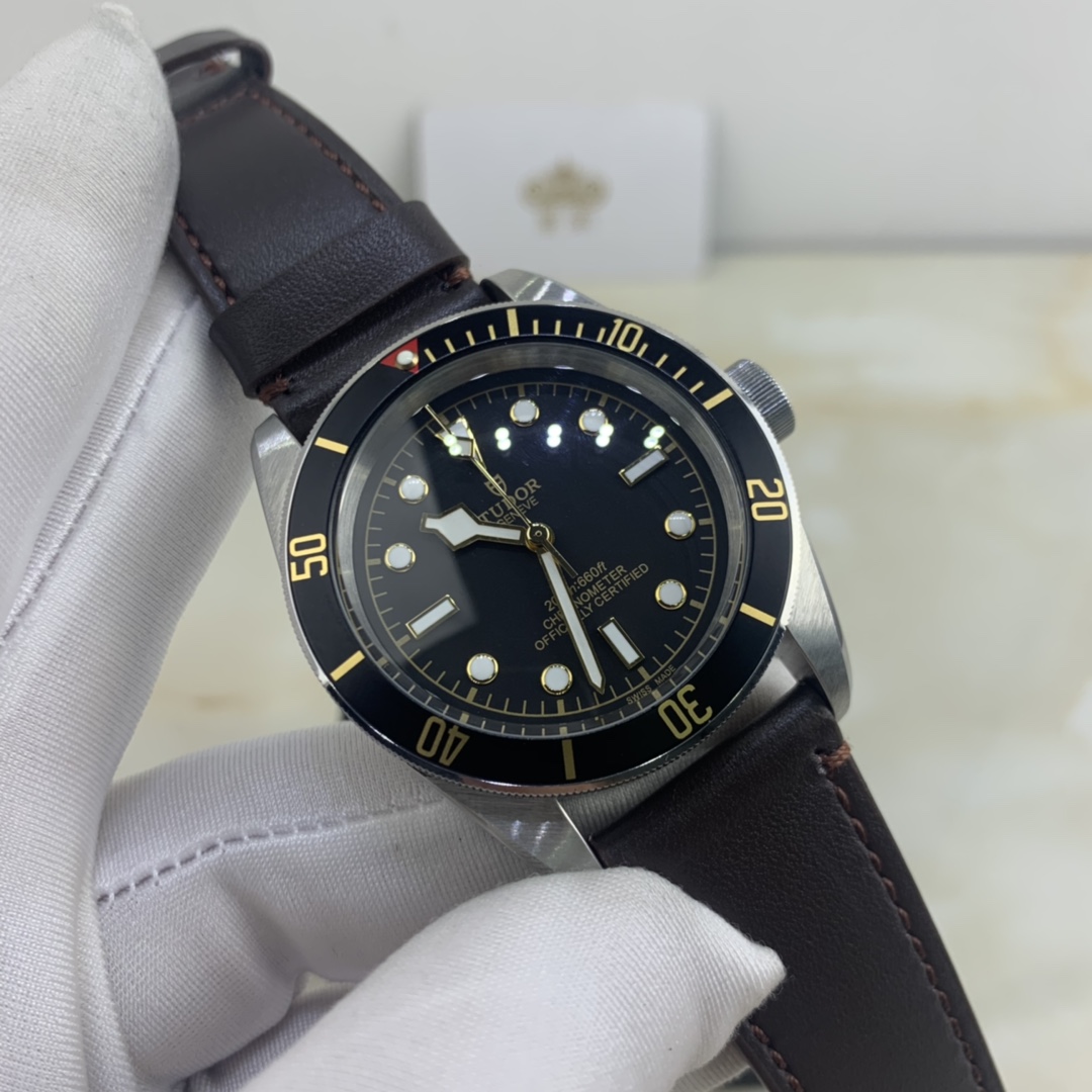Tudor 皇家 帝舵碧湾男款腕表