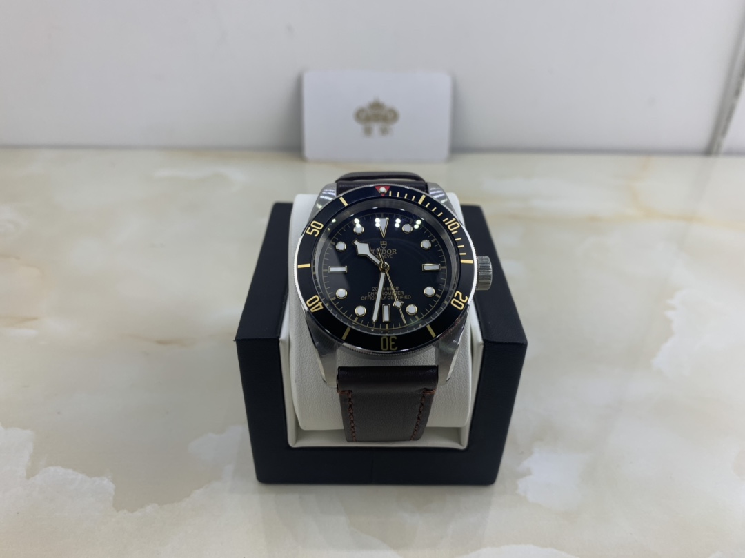 Tudor 皇家 帝舵碧湾男款腕表