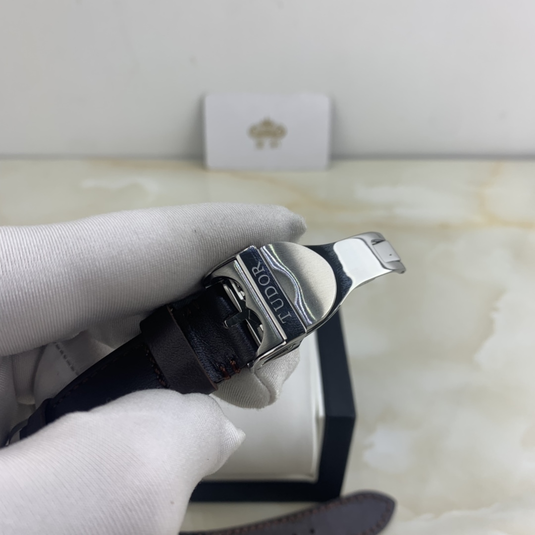 Tudor 皇家 帝舵碧湾男款腕表