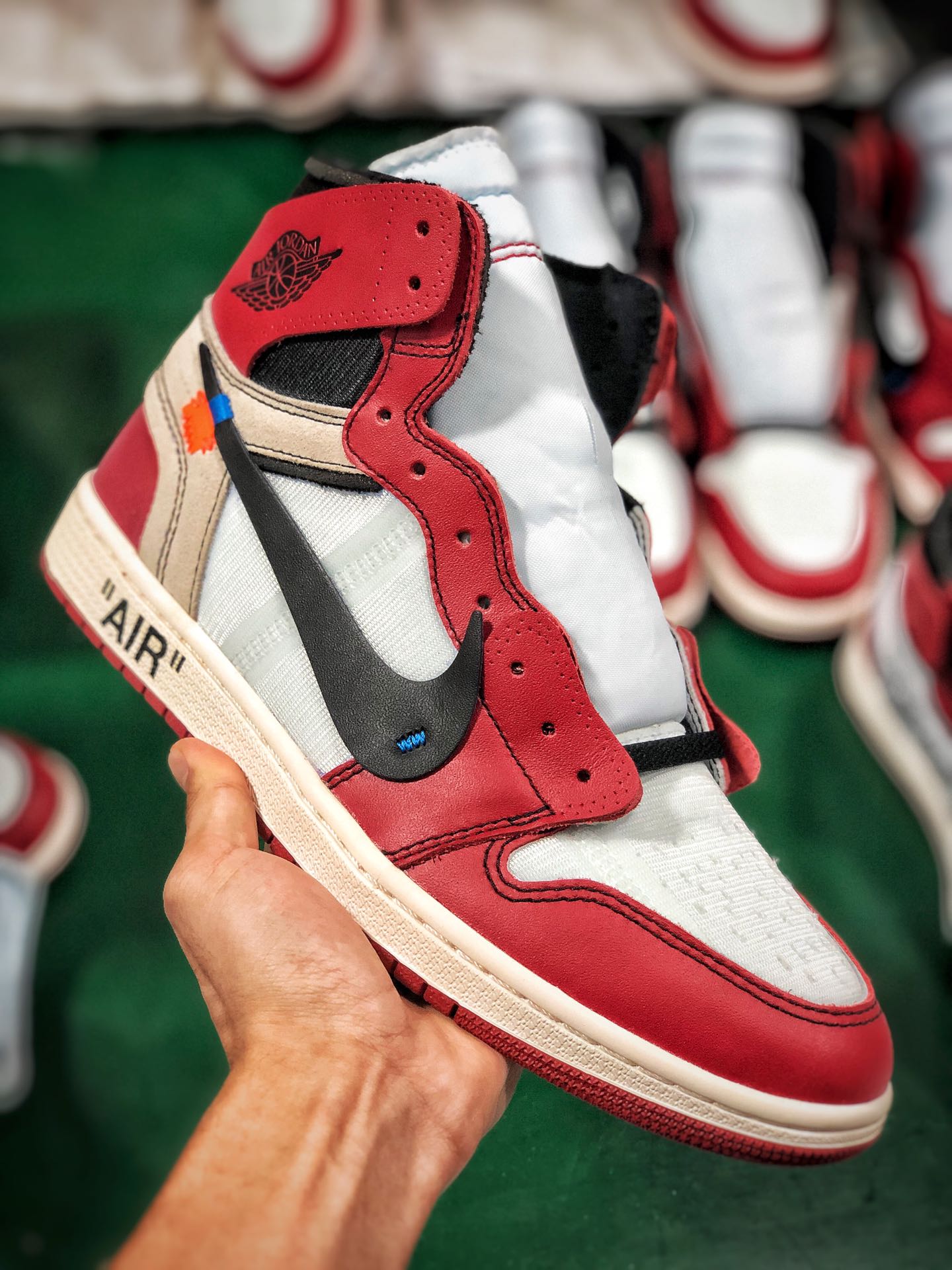 Apoyo contra reembolso OG纯原版本 全码出货通知 #OG纯原版本 出货释放市场‼‼ Air Jordan 1 x OFF-WHITE 白红芝加哥 #鞋面网纱、后跟港宝等大部分材料 均采购来自原厂 #针车孔深度 间距…
