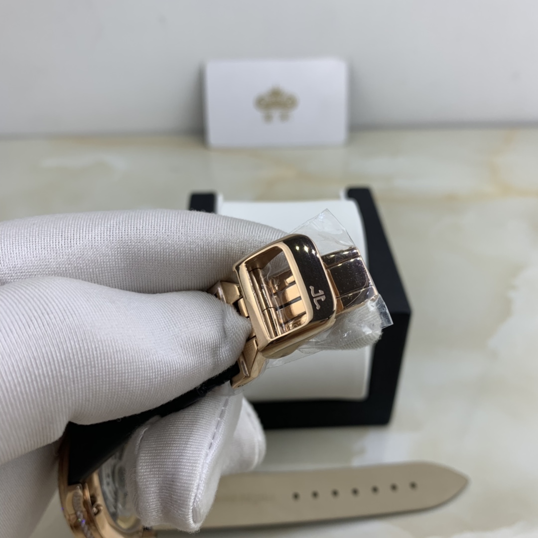 Cartier 皇家 积家约会系列贝壳表盘镶钻女款腕表