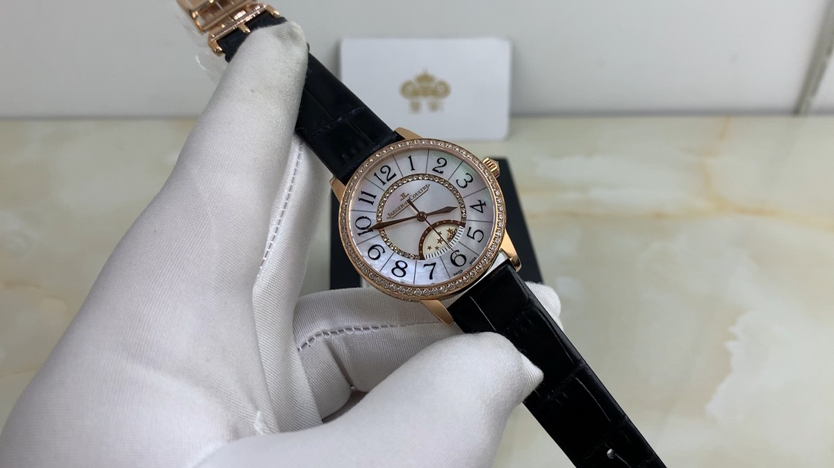 Cartier 皇家 积家约会系列贝壳表盘镶钻女款腕表视频欣赏