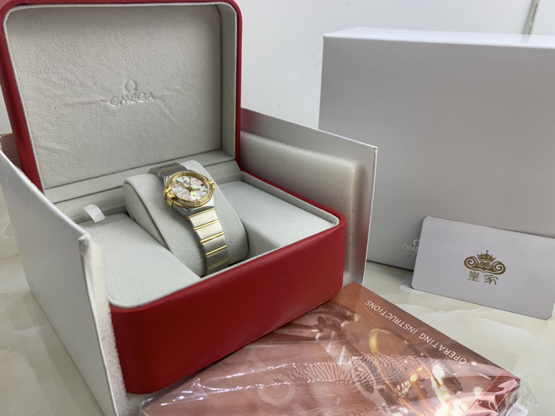 Omega 皇家 欧米茄星座系列女款镶钻贝壳表盘腕表