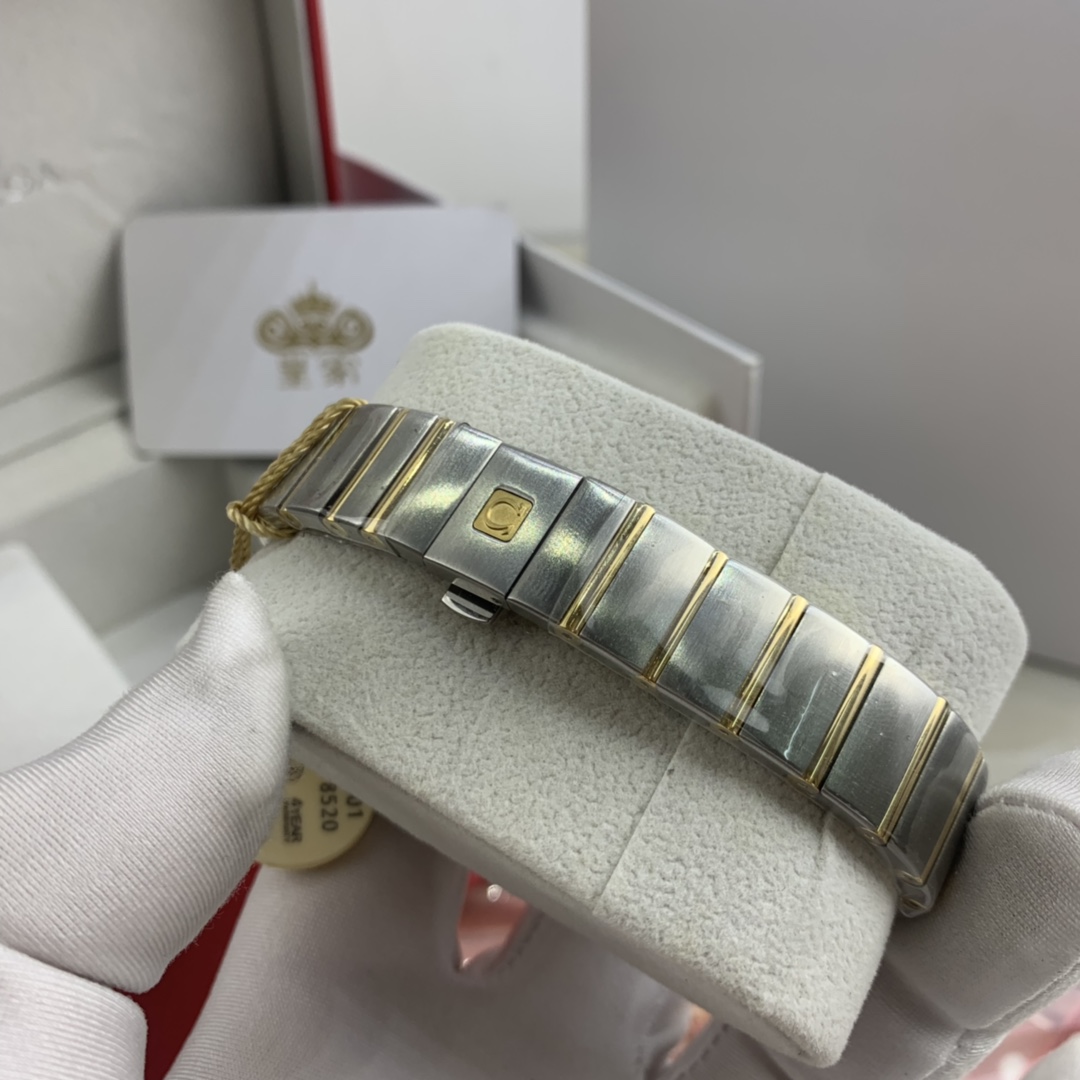 Omega 皇家 欧米茄星座系列女款镶钻贝壳表盘腕表