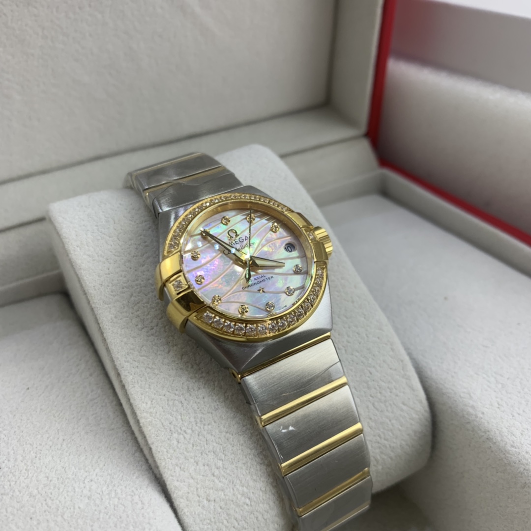 Omega 皇家 欧米茄星座系列女款镶钻贝壳表盘腕表