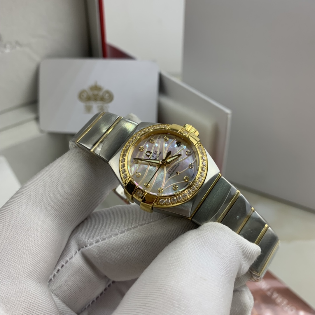 Omega 皇家 欧米茄星座系列女款镶钻贝壳表盘腕表