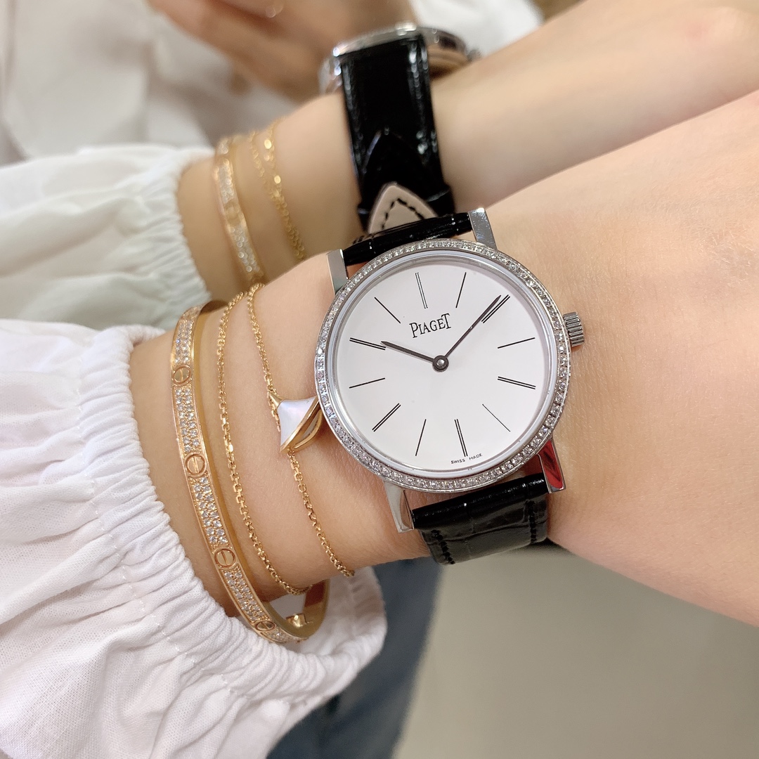 NO:389023,TW Factory Best Valentine's Day Gift Top Quality Popular Factory Official Website Swiss Quality Masterpieces Popular World Top Quality Works Please be aware of the best quality Earl Altiplano Series Classic Ultra-thin Watch PG5 The only genuine product to buy in the market 1: The shell cover is made of 316 stainless steel, and each shell cover is treated with CNC throughout the process. All details are perfect. 2: The imported Japanese observatory level is strictly controlled by our factory and debugged to achieve zero rework stability. 3: The Swiss sapphire mirror is transparent and bright. 4: The literal uses simple and elegant strip design. The radial pattern and literal curve are the same as the counter. 5 matched with Italian calfskin. The leather is soft and delicate and the wrist is more suitable for the wrist to bring excellent comfort. 40mm in men's size and 34mm in women's size  The best luxury recommendation for gifts, please identify TW exclusive quality, Piaget, cowhide19860909TW 出品 TW Factory 情人节最佳礼品热门大厂顶级品质 官网瑞士品质神作 火爆全球 顶级之作敬请认准最好品质  伯爵Altiplano系列经典超薄对表PG5 市场唯一购买正品开发产品 1:壳套采用316精钢材质打磨 每个壳套全程CNC处理所有细节达到完美 2:采用进口日本天文台级别 经过本厂严格把控 调试 达到零返修稳定性 3:采用瑞士蓝宝石镜面 通透明亮 4:字面采用简洁大方的条丁设计 放射纹和字面弧度跟专柜一样 5搭配意大利小牛皮 皮质柔软细腻与手腕更加贴合 带来极佳的舒适感 男尺寸40mm、女尺寸34mm 送礼最佳奢华推荐请认准TW独家品质,,piaget,cowhide,Watch