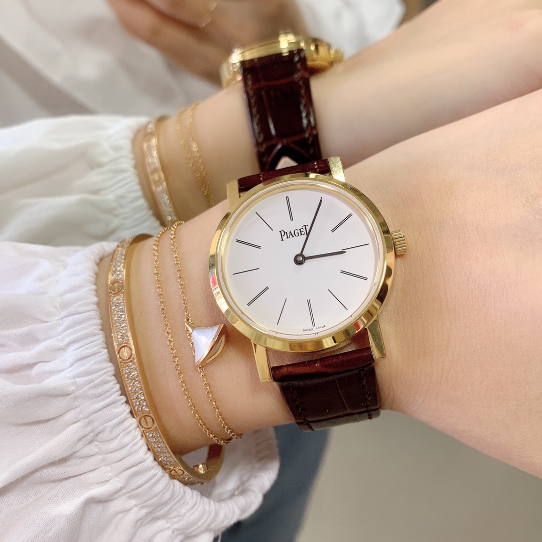 NO:391315,TW Factory Best Valentine's Day Gift Top Quality Popular Factory Official Website Swiss Quality Masterpieces Popular World Top Quality Works Please be aware of the best quality Earl Altiplano Series Classic Ultra-thin Watch PG5 The only genuine product to buy in the market 1: The shell cover is made of 316 stainless steel, and each shell cover is treated with CNC throughout the process. All details are perfect. 2: The imported Japanese observatory level is strictly controlled by our factory and debugged to achieve zero rework stability. 3: The Swiss sapphire mirror is transparent and bright. 4: The literal uses simple and elegant strip design. The radial pattern and literal curve are the same as the counter. 5 matched with Italian calfskin. The leather is soft and delicate and the wrist is more suitable for the wrist to bring excellent comfort. 40mm in men's size and 34mm in women's size  The best luxury recommendation for gifts, please identify TW exclusive quality, Piaget, cowhide19860909TW 出品 TW Factory 情人节最佳礼品热门大厂顶级品质 官网瑞士品质神作 火爆全球 顶级之作敬请认准最好品质  伯爵Altiplano系列经典超薄对表PG5 市场唯一购买正品开发产品 1:壳套采用316精钢材质打磨 每个壳套全程CNC处理所有细节达到完美 2:采用进口日本天文台级别 经过本厂严格把控 调试 达到零返修稳定性 3:采用瑞士蓝宝石镜面 通透明亮 4:字面采用简洁大方的条丁设计 放射纹和字面弧度跟专柜一样 5搭配意大利小牛皮 皮质柔软细腻与手腕更加贴合 带来极佳的舒适感 男尺寸40mm、女尺寸34mm 送礼最佳奢华推荐请认准TW独家品质,,piaget,cowhide,Watch