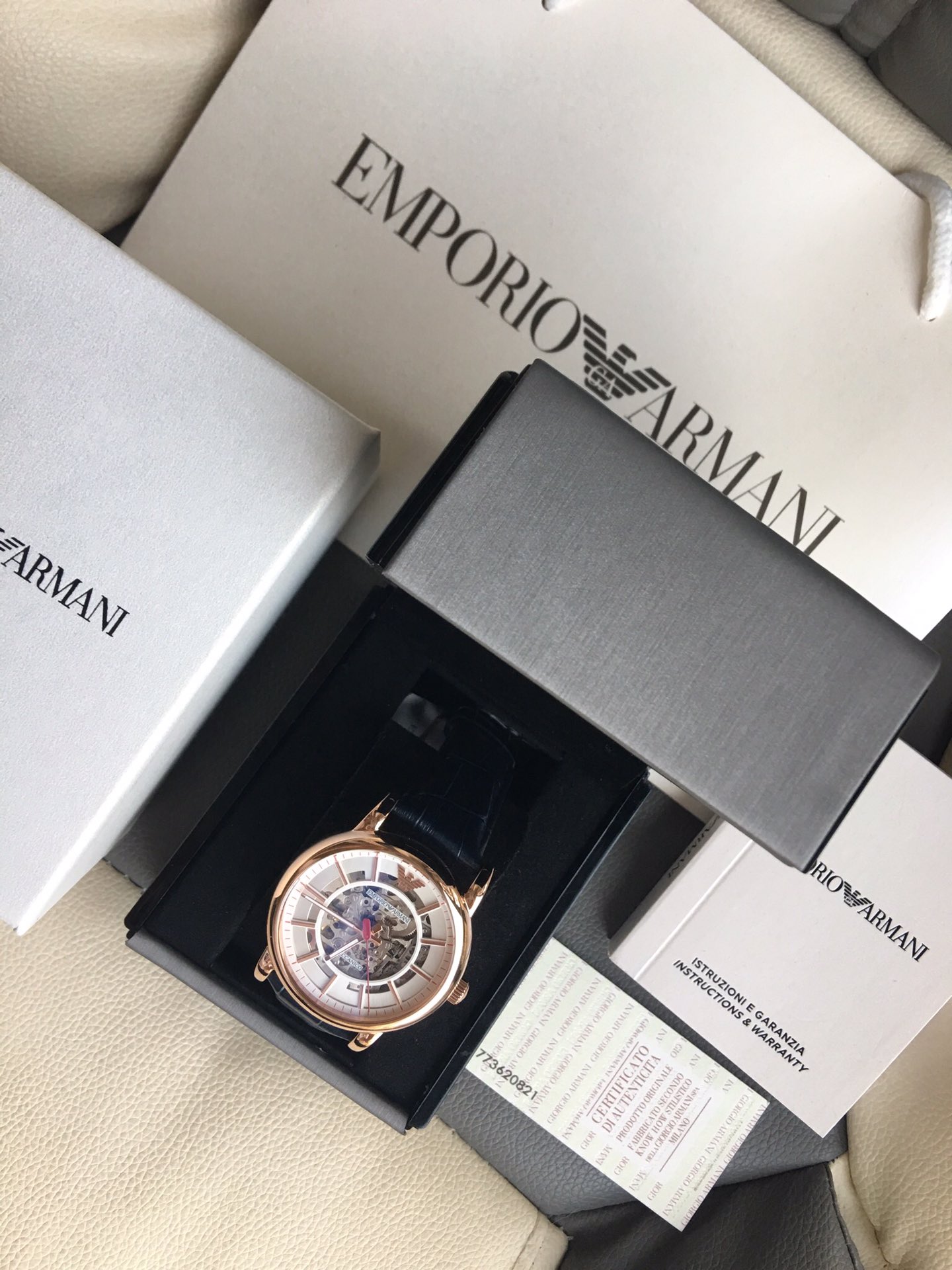 El producto original genuino admite contrainspección. Reloj mecánico totalmente automático Armani ARMANIAR modelo 60009…