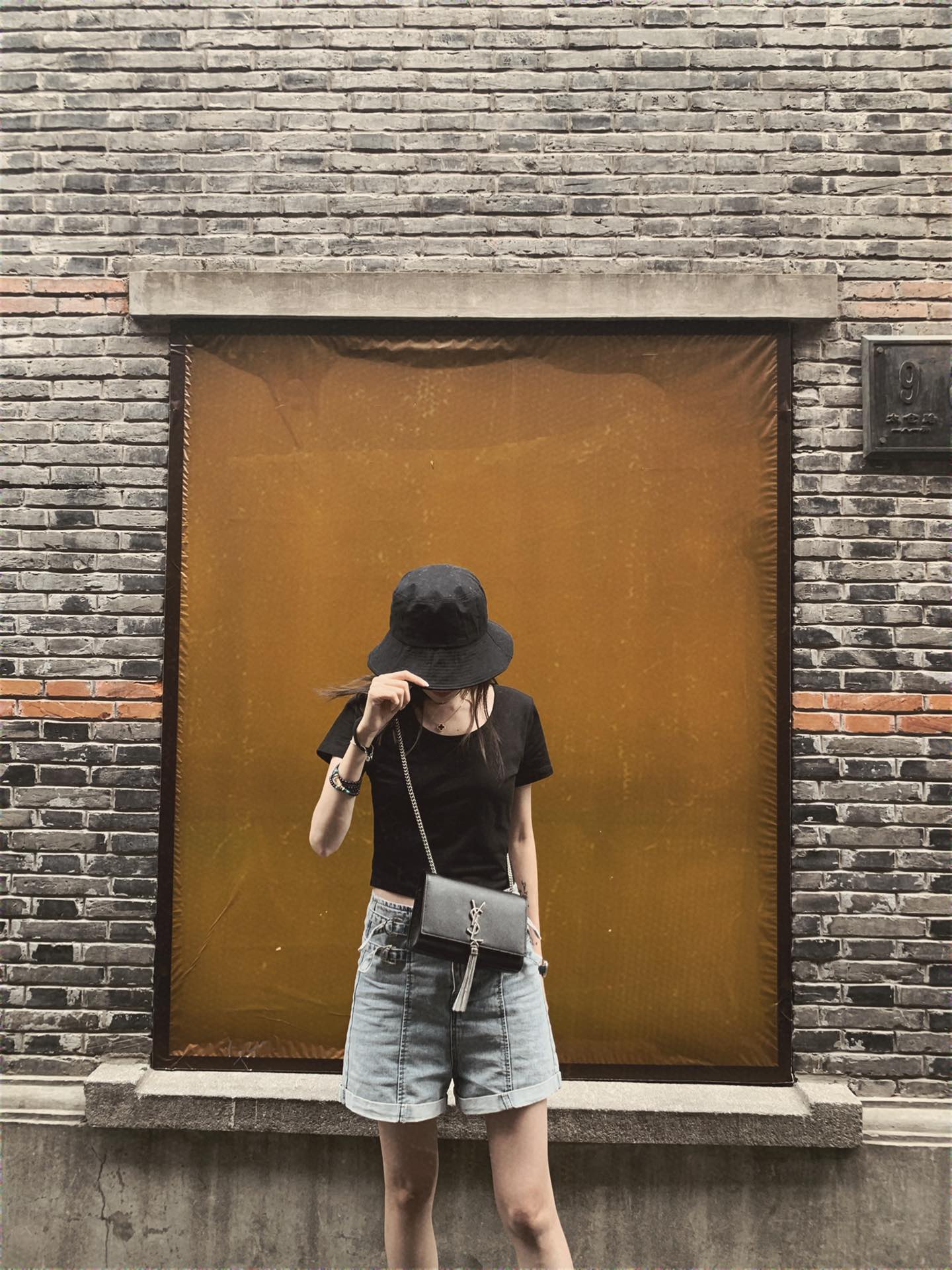 YSL 𝐊𝐚𝐭𝐞 20𝐜𝐦 鱼子酱流苏链条包 474366黑色/银扣