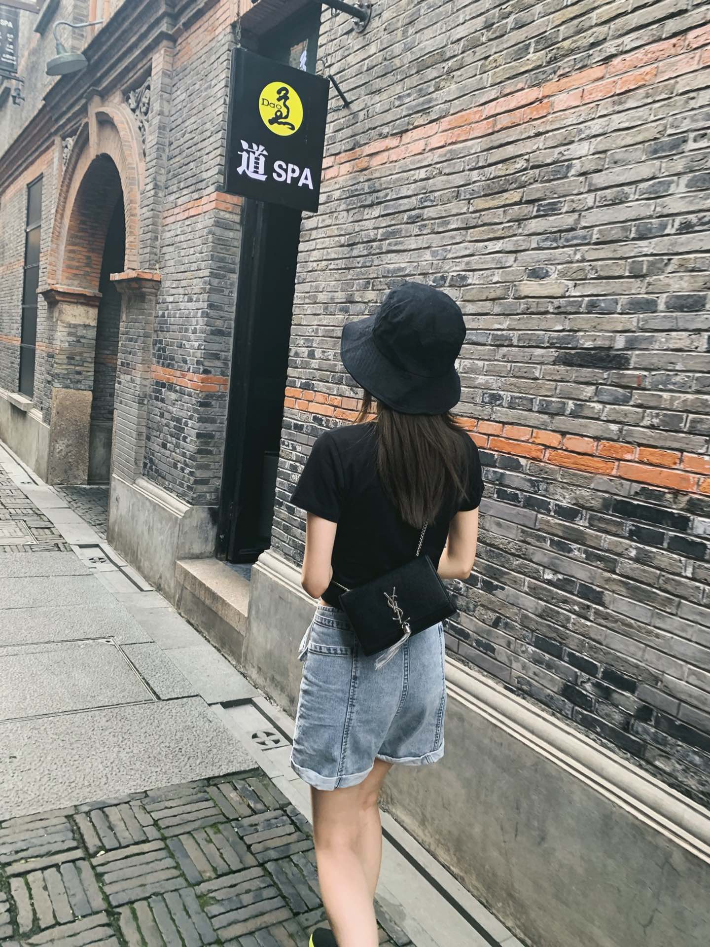 YSL 𝐊𝐚𝐭𝐞 20𝐜𝐦 鱼子酱流苏链条包 474366黑色/银扣