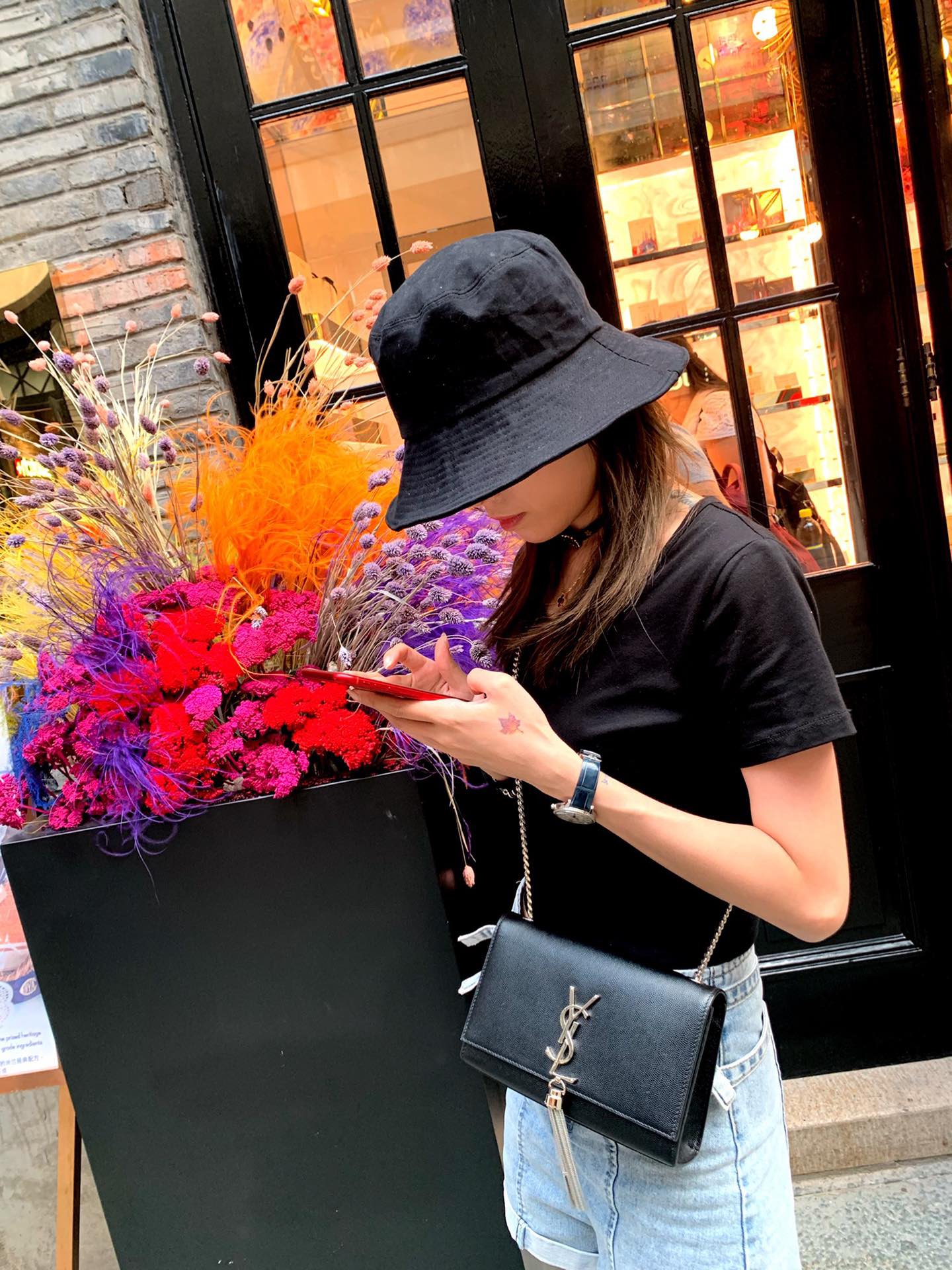 YSL 𝐊𝐚𝐭𝐞 20𝐜𝐦 鱼子酱流苏链条包 474366黑色/银扣