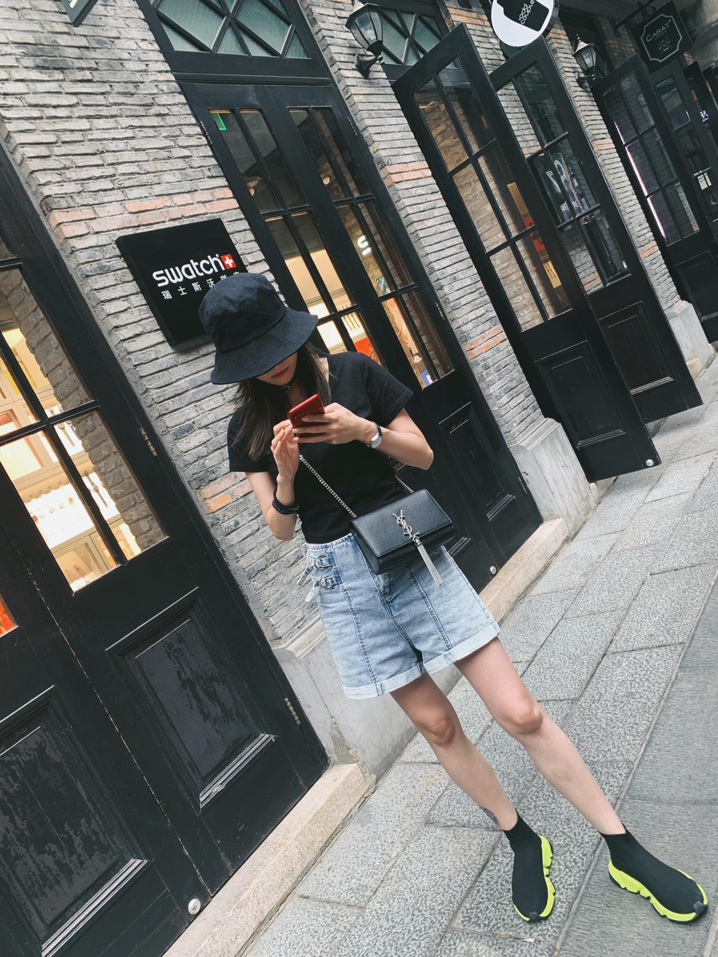 YSL 𝐊𝐚𝐭𝐞 20𝐜𝐦 鱼子酱流苏链条包 474366黑色/银扣