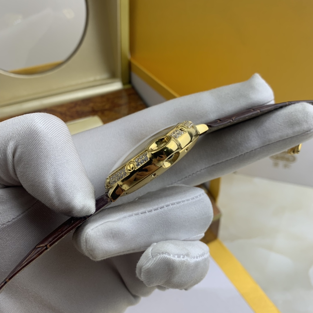 Cartier 皇家 卡地亚蓝气球男款飞轮镶钻腕表