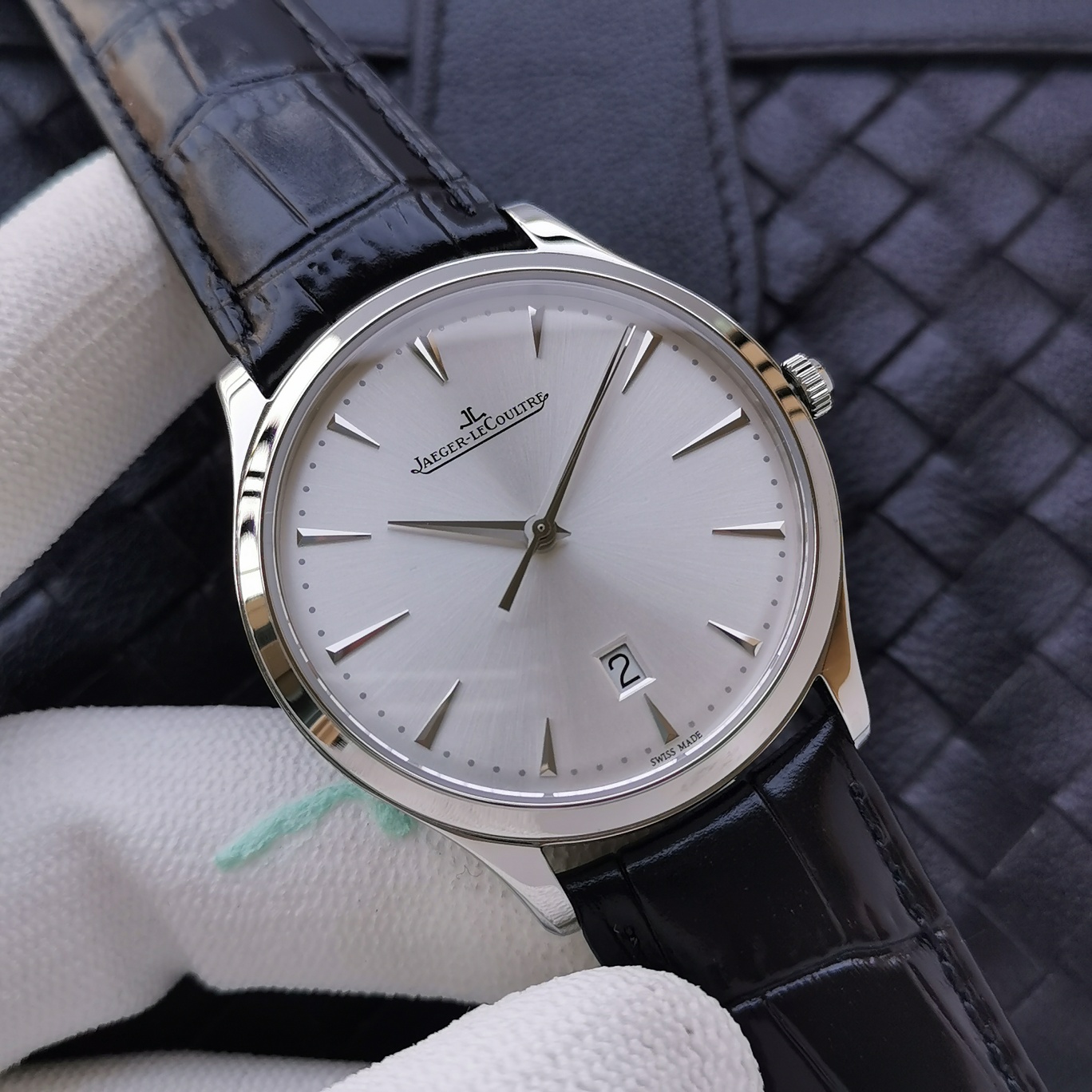 NO:143945,【TWC】JAKA Ultra Thin Master Brand Jaeger-LeCoultre Series Ultra Thin Master Series Q1288420 Watch Movement Japanese movement modified Cal.896 movement Size 40mm x 8.0mm 316L stainless steel sapphire mirror Cowhide strap folding buckle Waterproof 30 meters TWC new product It took up to 18 months Jaeger-LeCoultre Series Finally shipped Original authentic mold opening TWC does not seek speed and strives to grasp every detail The Yin-Yang mother-child pointer is completely in line with the original design (half sand and half polished) Circle mouth, mid-shell bottom cover three-piece set synchronized original version Restore the authentic temperament The literal metal radial texture is full of texture Sapphire glass transparent challenge genuine product  TWC produces must be a top-notch product, because of its care, so professional (strength shooting, real shooting without photo album), jaeger-lecoultre, cowhide19860909【TWC】积家 超薄大师 品牌积家 Jaeger-LeCoultre 系列超薄大师系列Q1288420腕表 机芯日本机芯改Cal.896机芯 尺寸40mm x 8.0mm 316L精钢蓝宝石镜面 牛皮表带折叠扣 防水30米 TWC新品 耗时长达十八个月 积家大师系列 终于出货 原版正品开模 TWC不求速度力求把握好每一个细节 阴阳子母指针完全吻合原版设计（一半拉沙一半抛光） 圈口 中壳 底盖三件套同步原装版型 还原正品气质 字面金属放射纹路质感十足 蓝宝石玻璃通透叫板正品 TWC出品必属精品,因为用心,所以专业（实力拍,实拍无P图）,,jaeger-lecoultre,cowhide,Watch