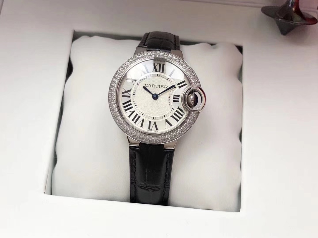 Cartier 蓝气球一系列，钢带，皮带，镶钻，玫瑰金，黄金，银色都有，尺寸有42mm，36mm，33mm，28mm